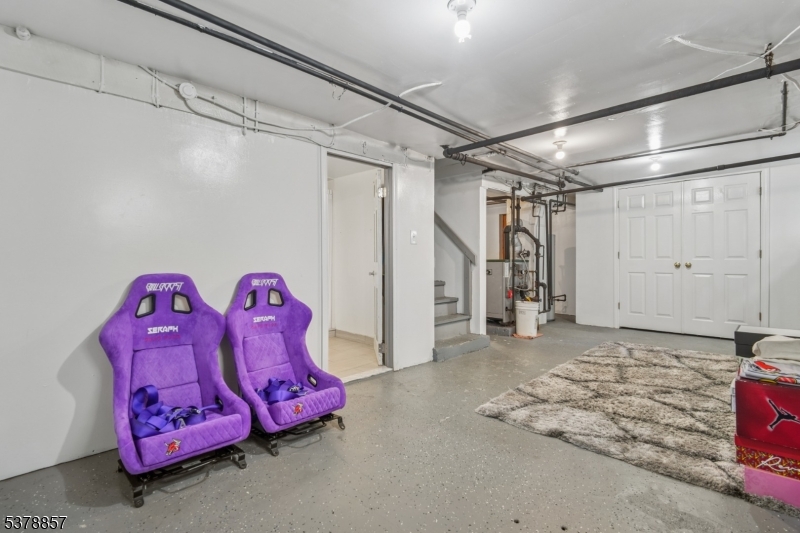 Belleville Twp., New Jersey, 07109, United States, 4 Bedrooms Bedrooms, ,2 BathroomsBathrooms,Residential,For Sale,1988338