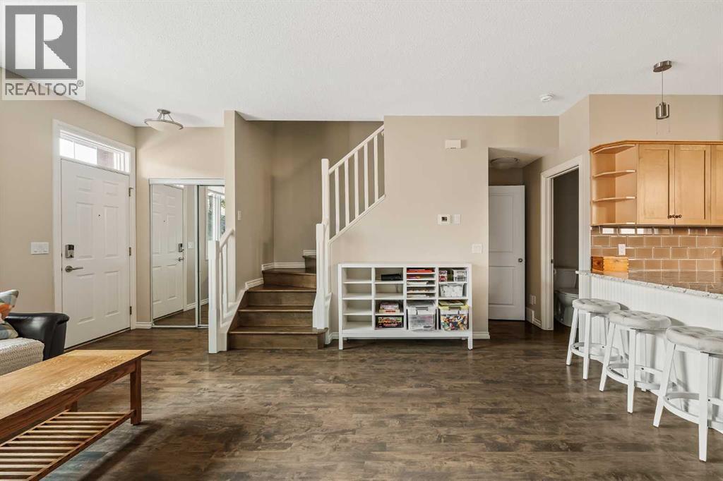 CALGARY, Alberta, T3E 2M9, CA, 2 Bedrooms Bedrooms, ,2 BathroomsBathrooms,Residential,For Sale,1949798