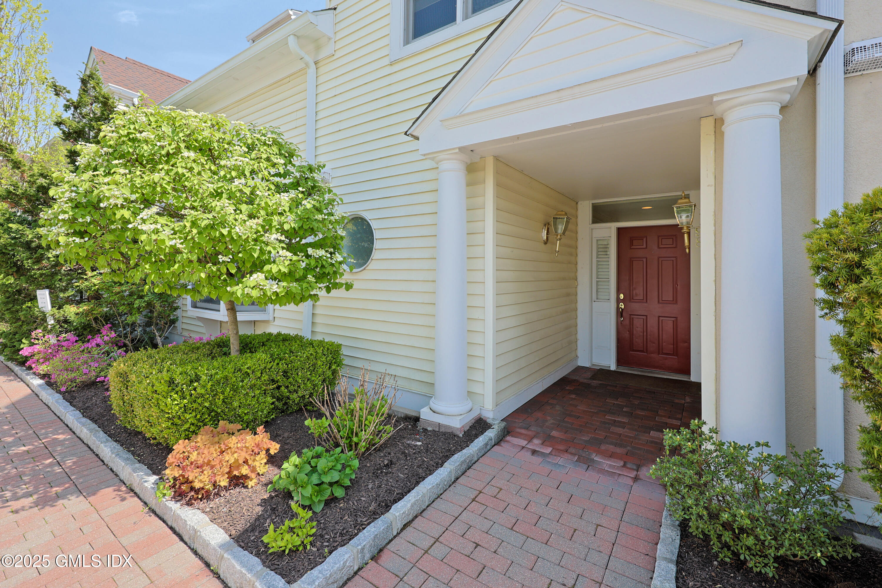 Old Greenwich, Connecticut, 06870, United States, 4 Bedrooms Bedrooms, ,5 BathroomsBathrooms,Residential,For Sale,1821609