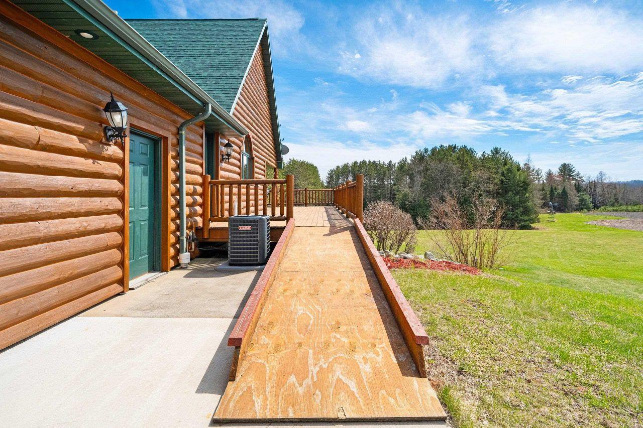 CRIVITZ, Wisconsin, 54129, United States, 4 Bedrooms Bedrooms, ,3 BathroomsBathrooms,Residential,For Sale,1792767