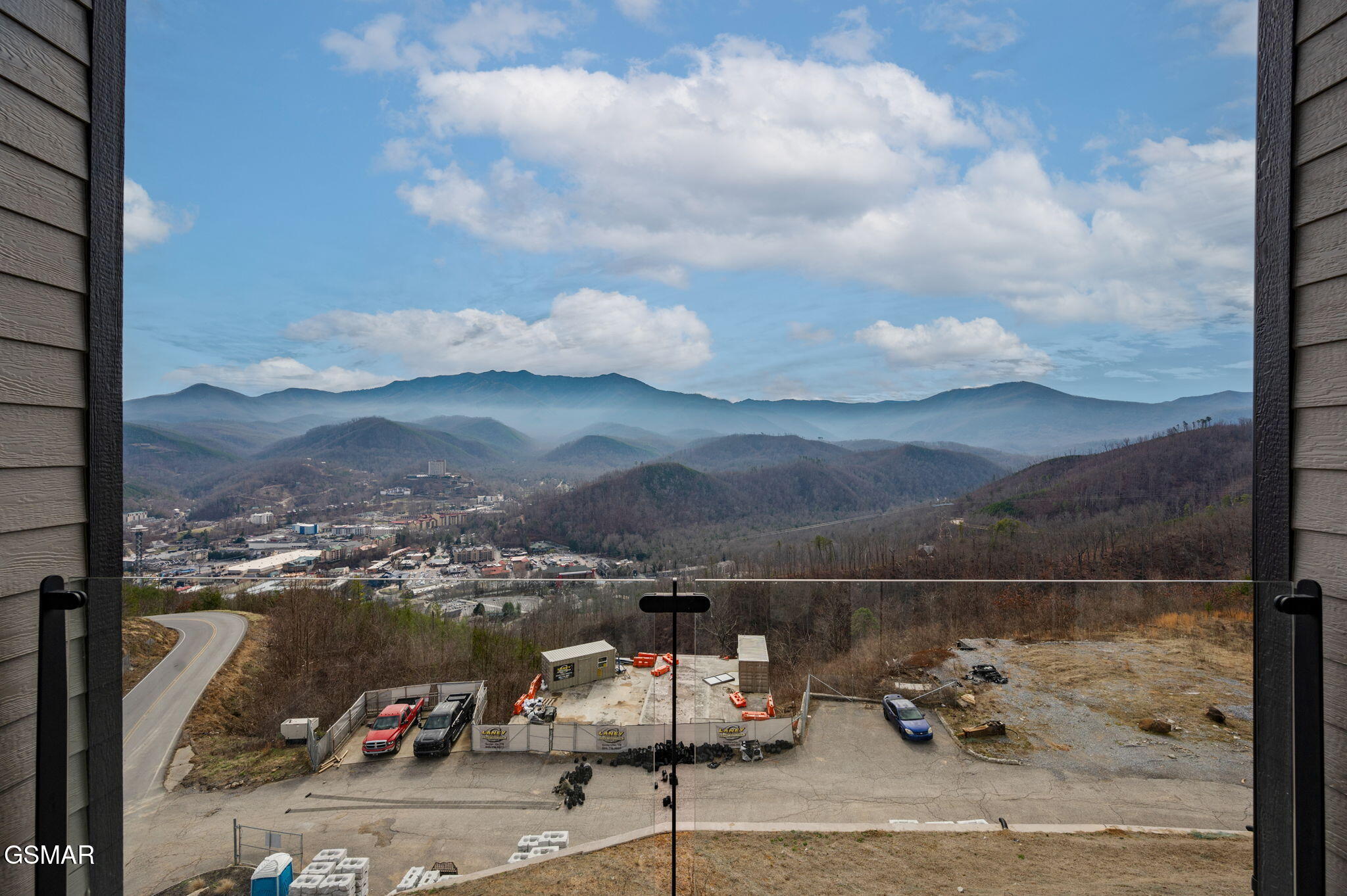 Gatlinburg, Tennessee, 37738, United States, 3 Bedrooms Bedrooms, ,4 BathroomsBathrooms,Residential,For Sale,1977552