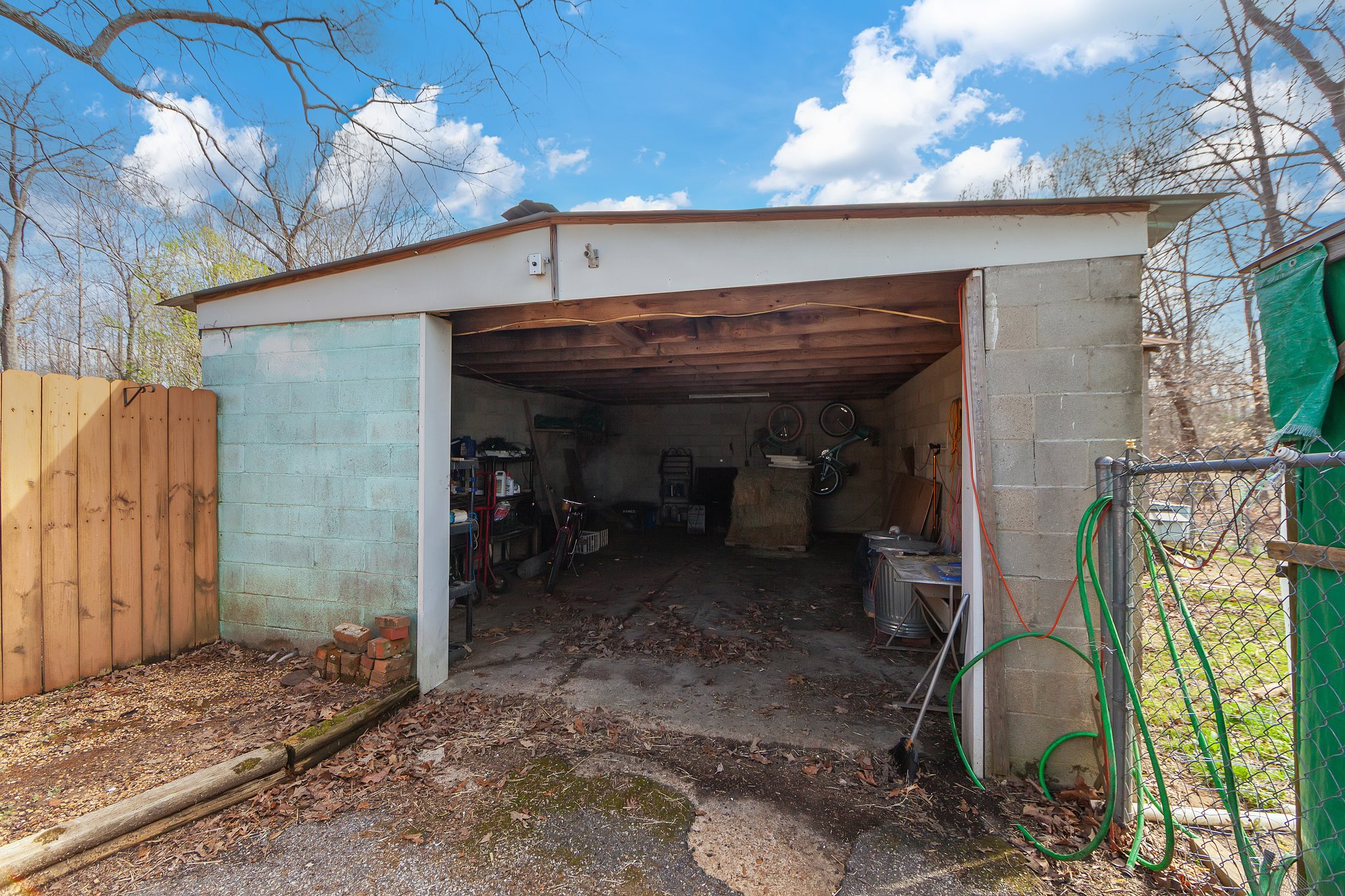 Beech Bluff, Tennessee, 38313, United States, 5 Bedrooms Bedrooms, ,3 BathroomsBathrooms,Residential,For Sale,1743753