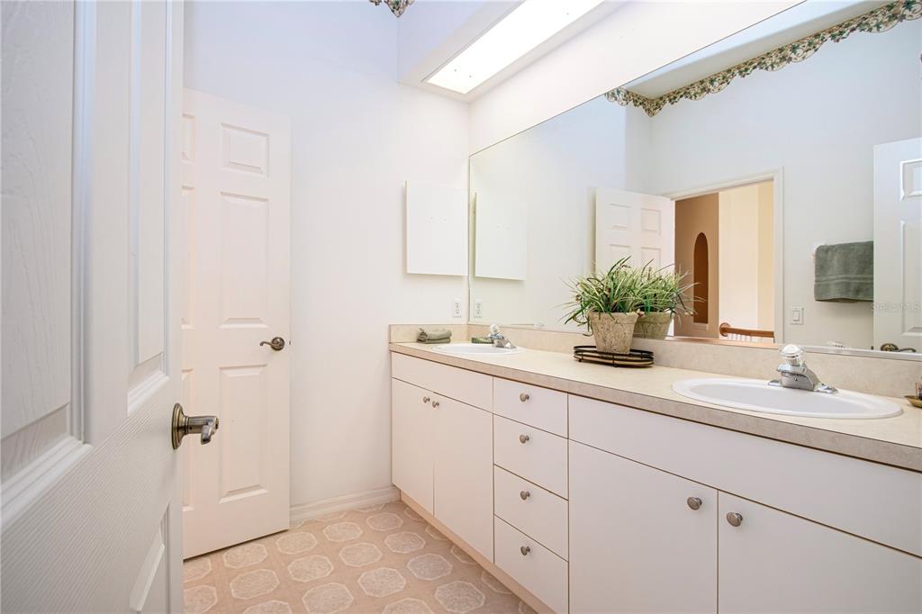 Ellenton, Florida, 34222, United States, 4 Bedrooms Bedrooms, ,3 BathroomsBathrooms,Residential,For Sale,1988008