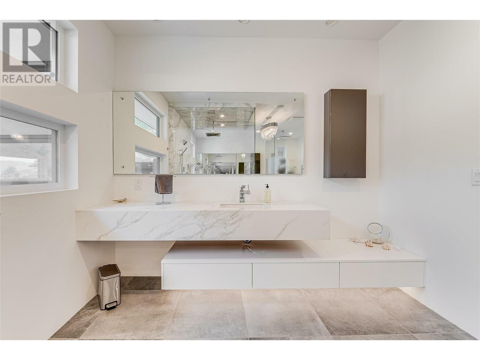 LAKE COUNTRY, British Columbia, V4V 2G2, CA, 4 Bedrooms Bedrooms, ,3 BathroomsBathrooms,Residential,For Sale,1859669