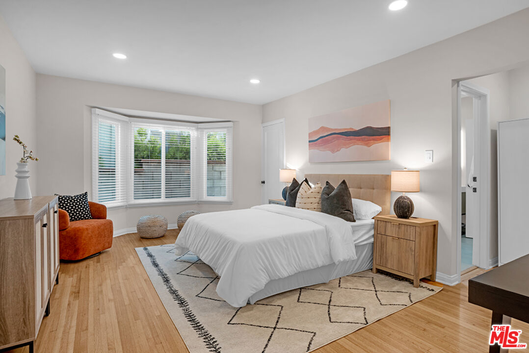 Los Angeles, California, 90025, United States, 5 Bedrooms Bedrooms, ,4 BathroomsBathrooms,Residential,For Sale,1934353