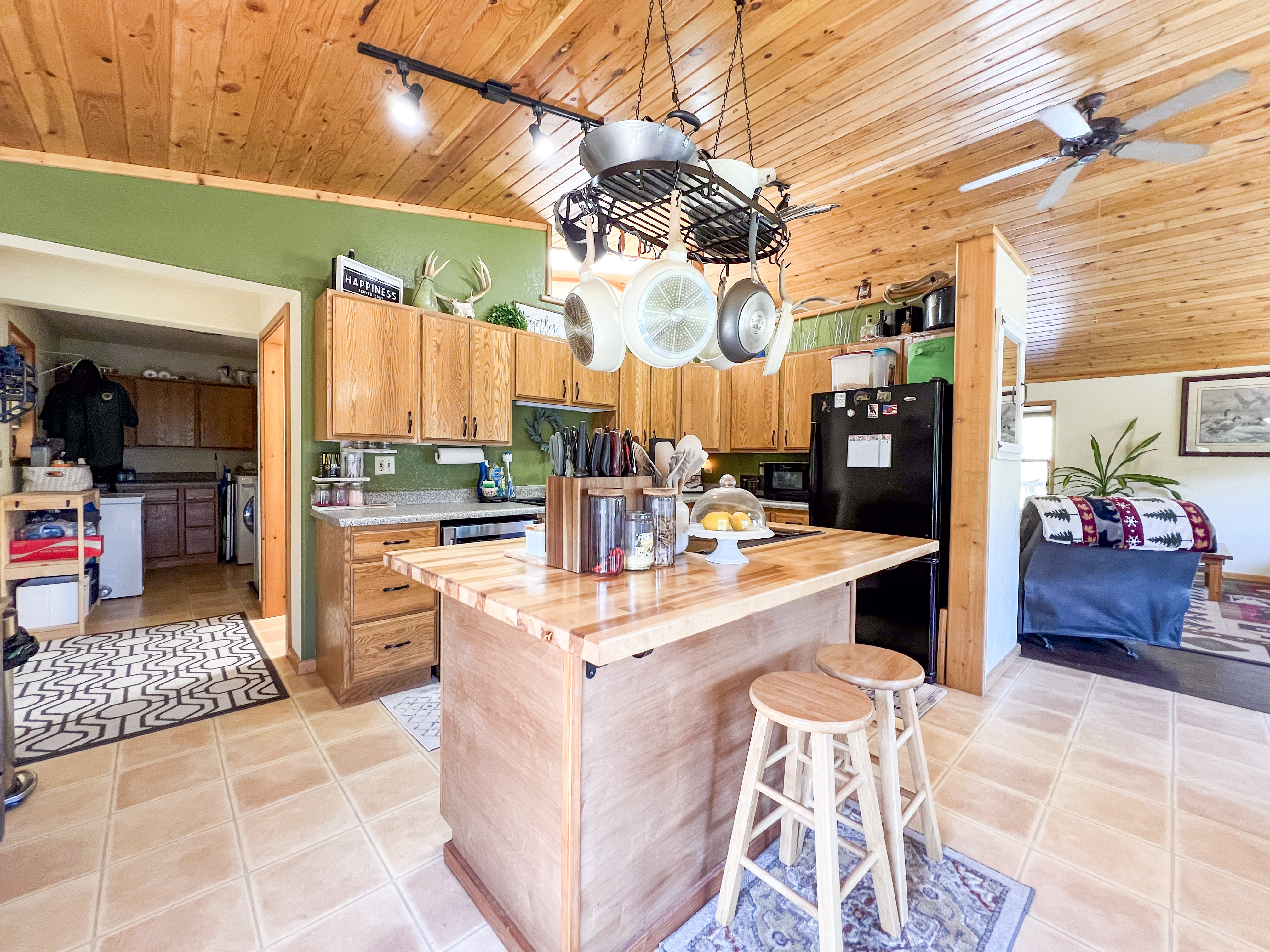 Colville, Washington, 99114, United States, 2 Bedrooms Bedrooms, ,2 BathroomsBathrooms,Residential,For Sale,1928739