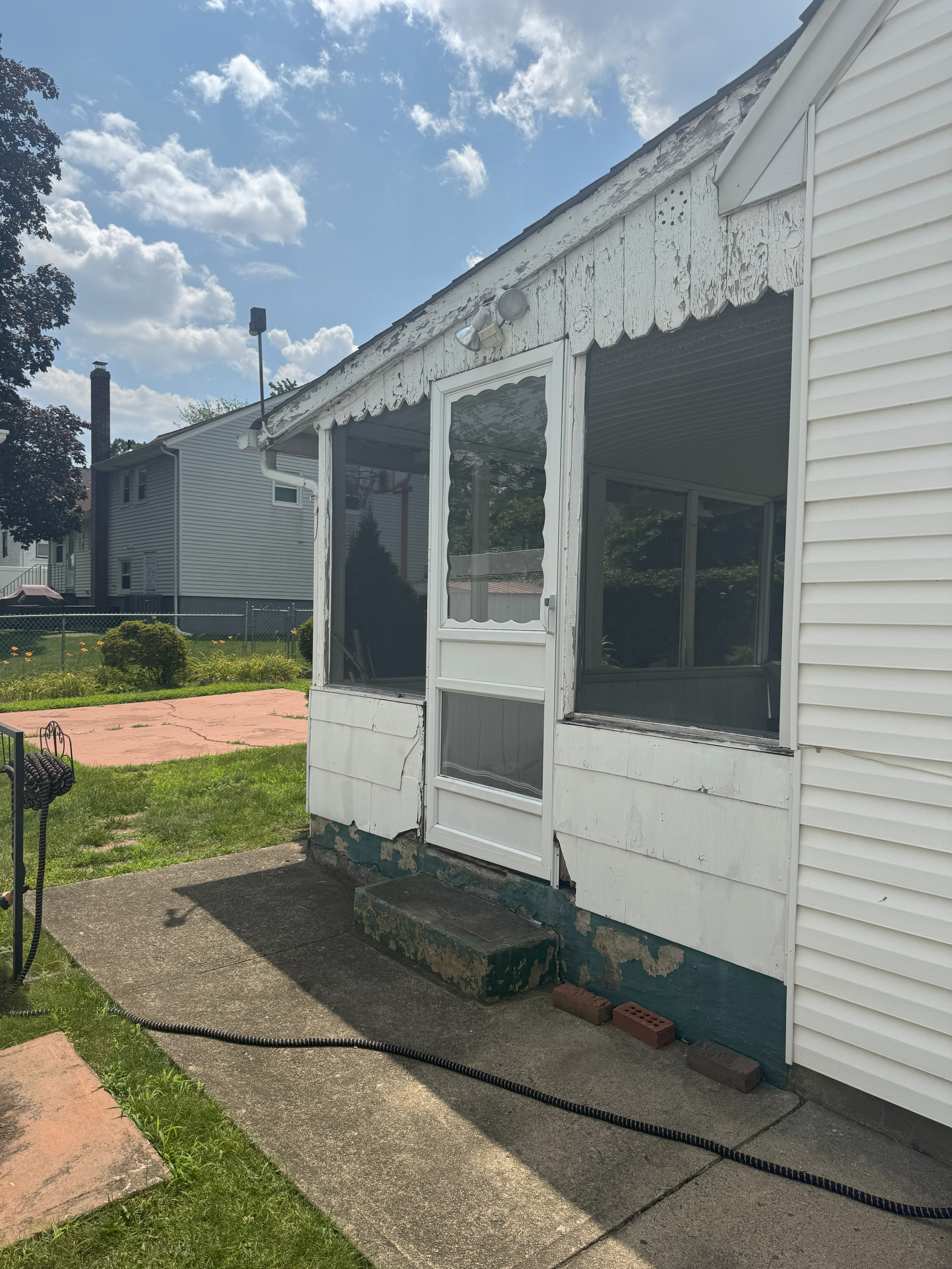 Bergenfield, New Jersey, 07621, United States, 3 Bedrooms Bedrooms, ,2 BathroomsBathrooms,Residential,For Sale,1975453