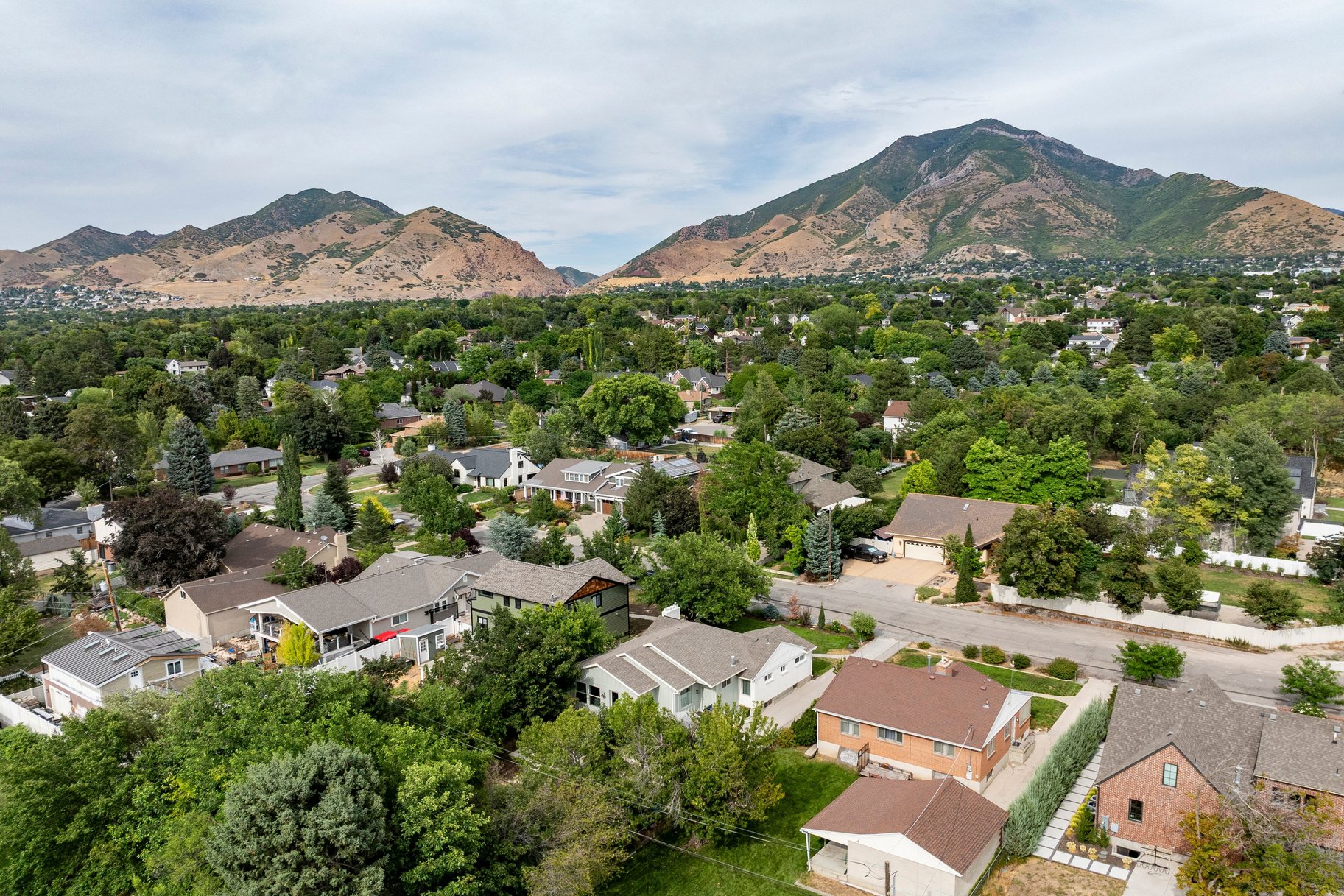  Timeless Charm in the Heart of East Millcreek - 物件實景