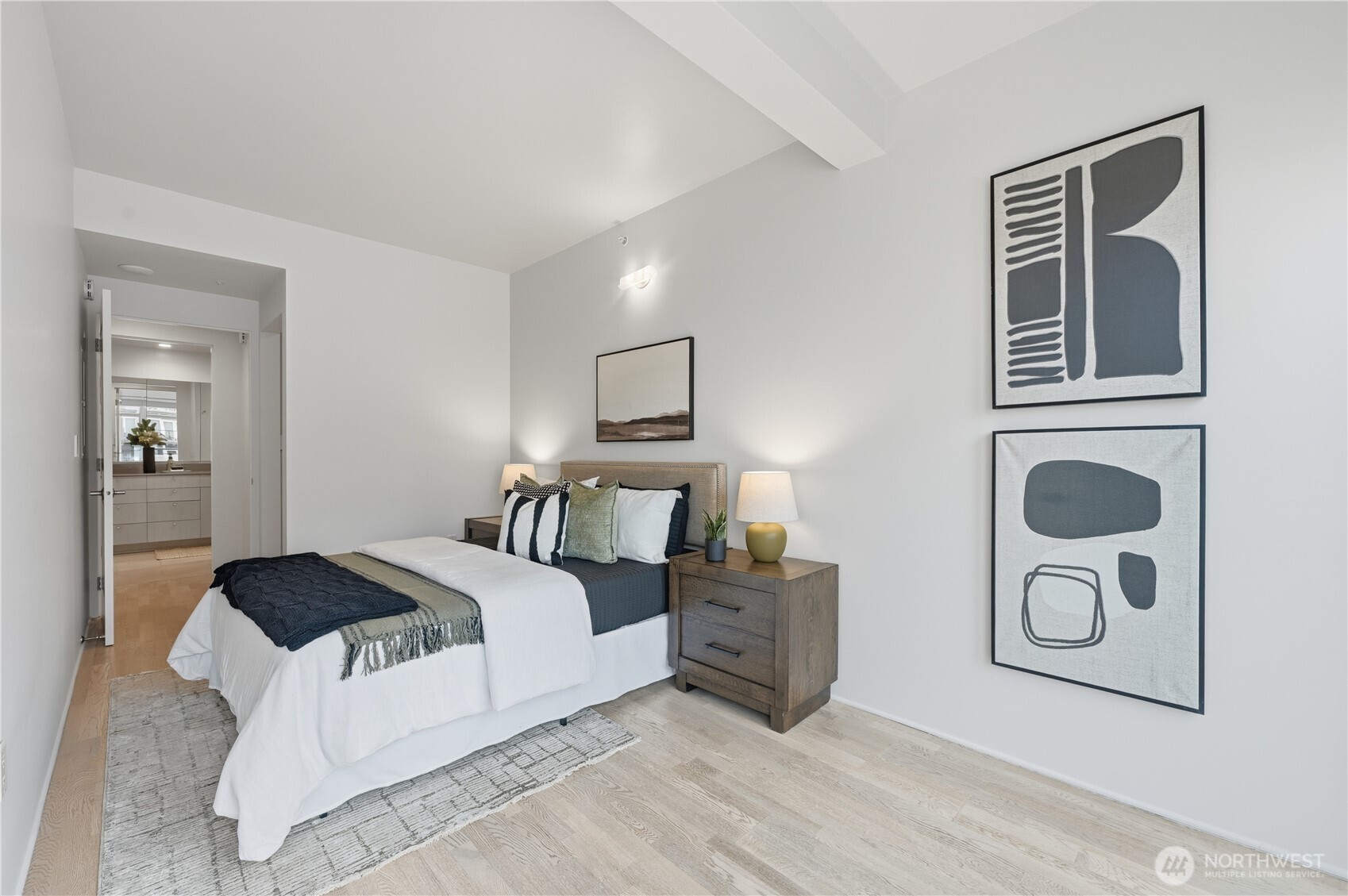 Seattle, Washington, 98121, United States, 1 Bedroom Bedrooms, ,Residential,For Sale,1992082