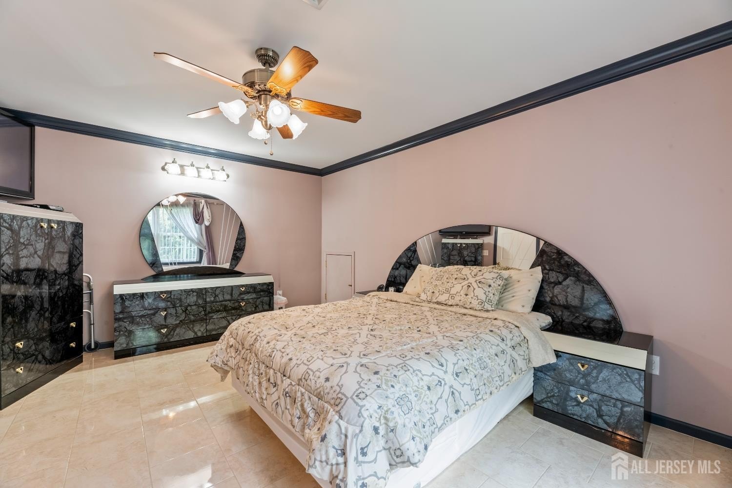 Edison, New Jersey, 08820, United States, 4 Bedrooms Bedrooms, ,2 BathroomsBathrooms,Residential,For Sale,1921725