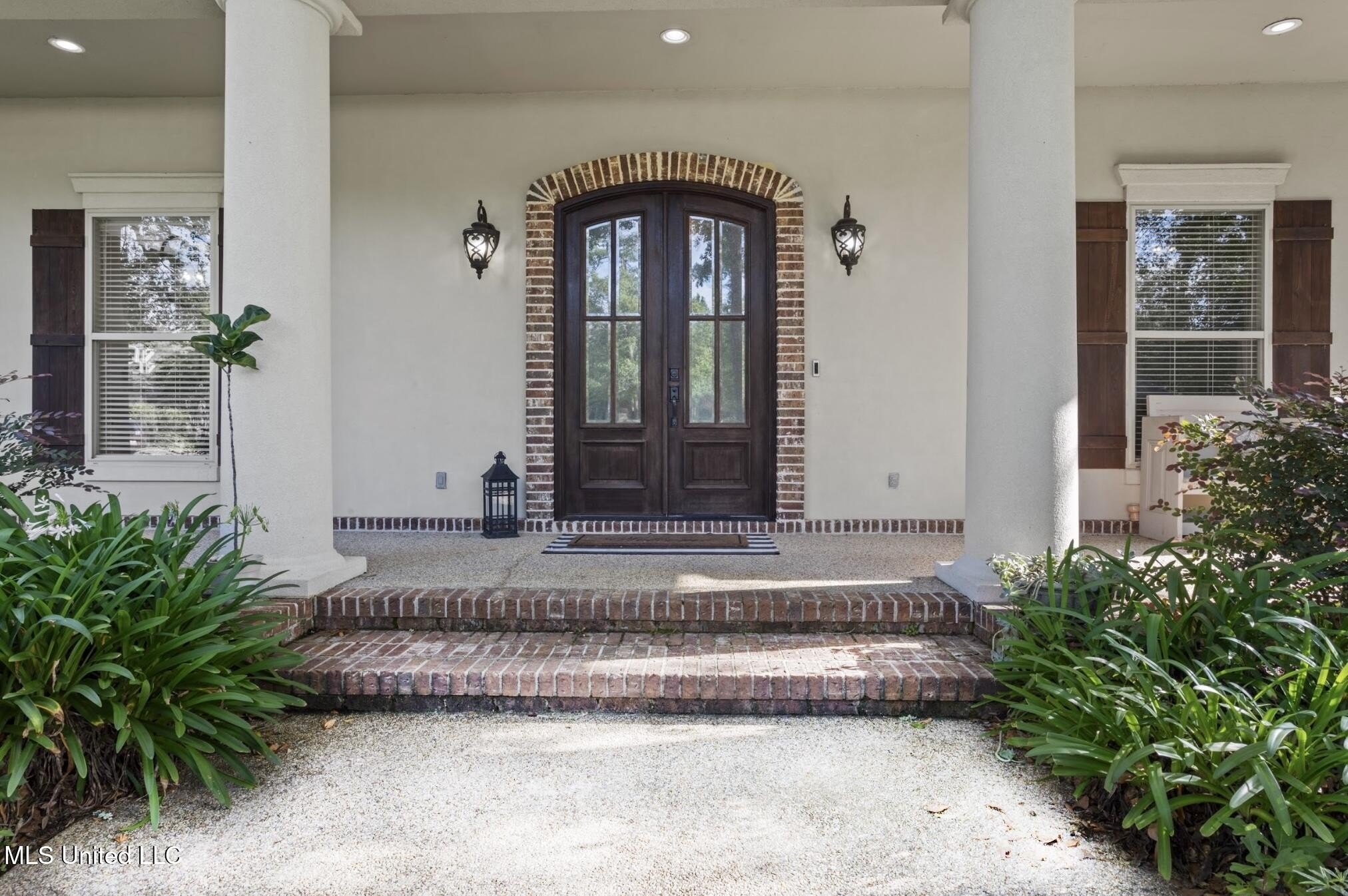 Ocean Springs, Mississippi, 39564, United States, 4 Bedrooms Bedrooms, ,3 BathroomsBathrooms,Residential,For Sale,1976002