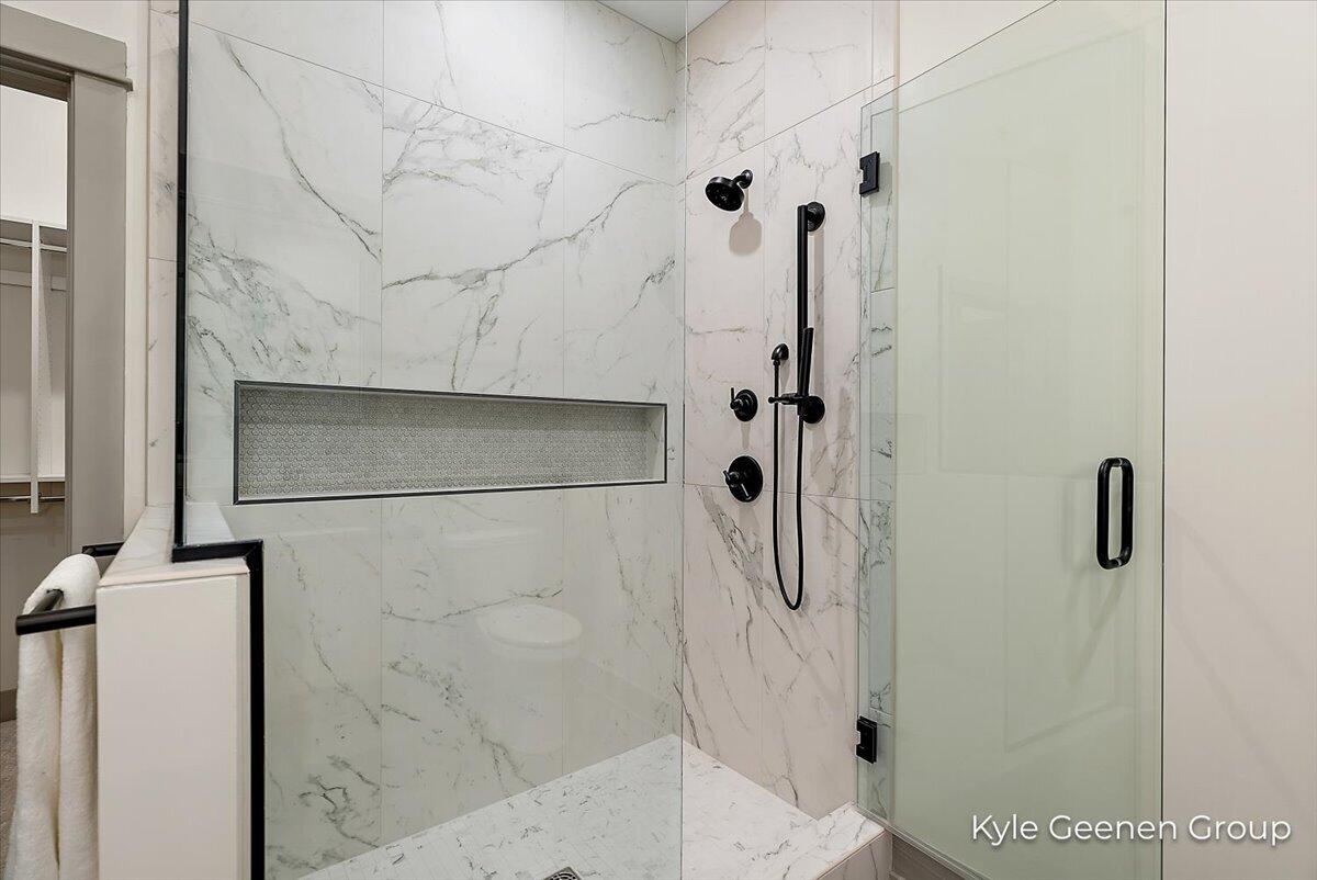 Holland, Michigan, 49423, United States, 2 Bedrooms Bedrooms, ,3 BathroomsBathrooms,Residential,For Sale,1827705