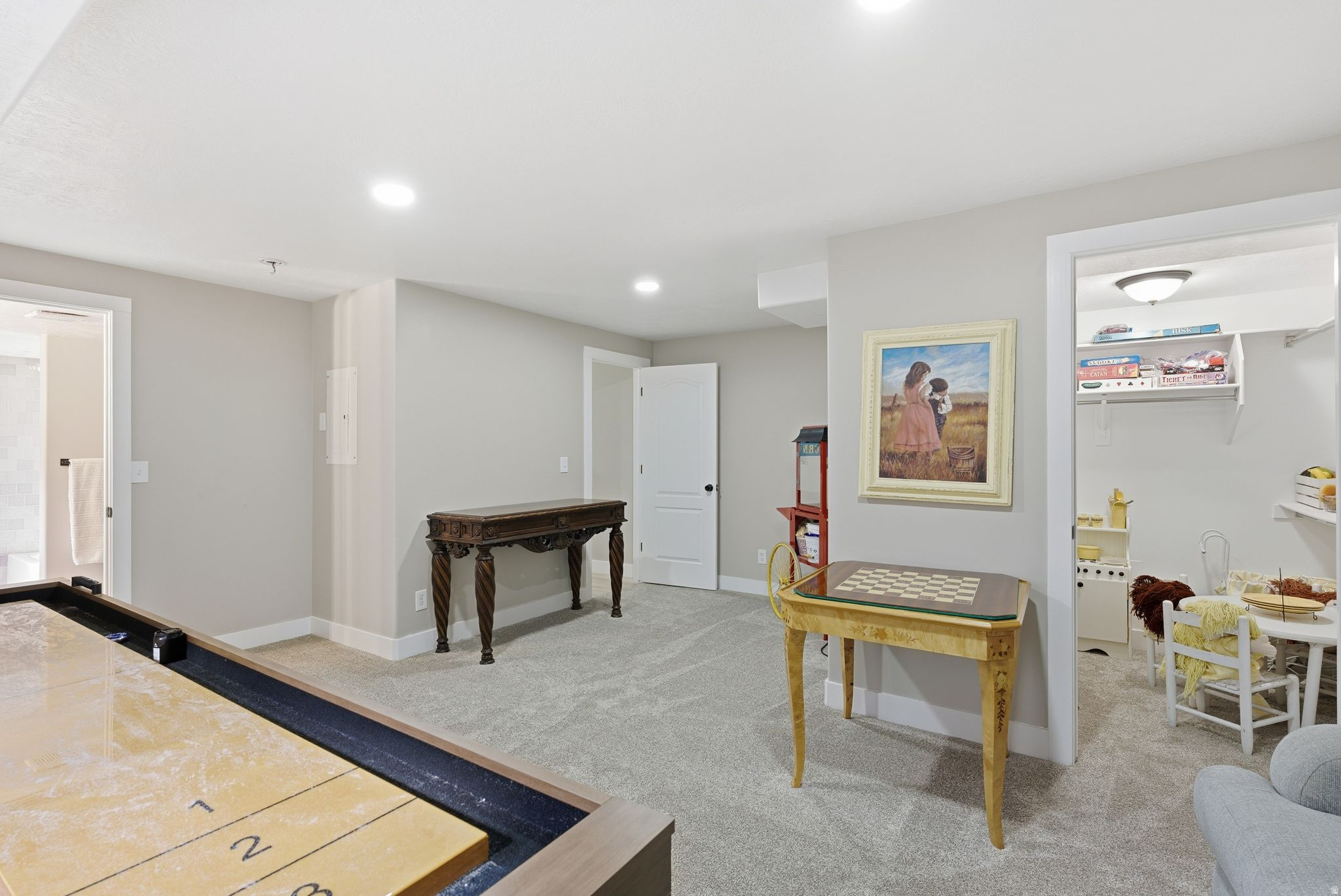 Draper, Utah, 84020, United States, 5 Bedrooms Bedrooms, ,4 BathroomsBathrooms,Residential,For Sale,2000727