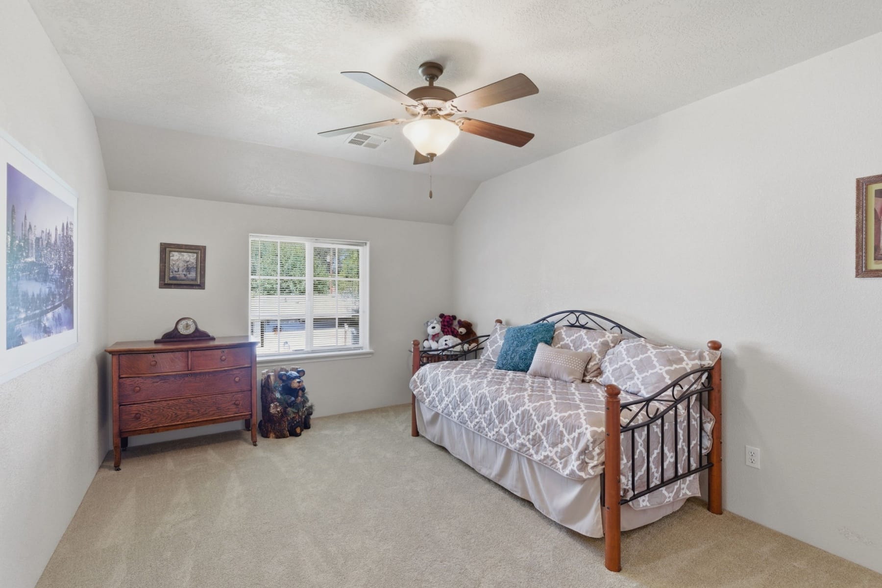  1074 SE Christie Place Grants Pass, OR 97526 - 物件實景