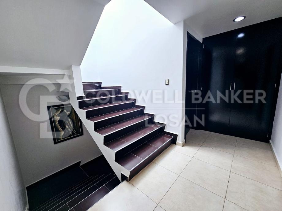 Manel Robles Pezuela, Naucalpan de Juárez, Estado de méxico, 53126, Mexico, 3 Bedrooms Bedrooms, ,3 BathroomsBathrooms,Residential,For Sale,Manel Robles Pezuela,1479400