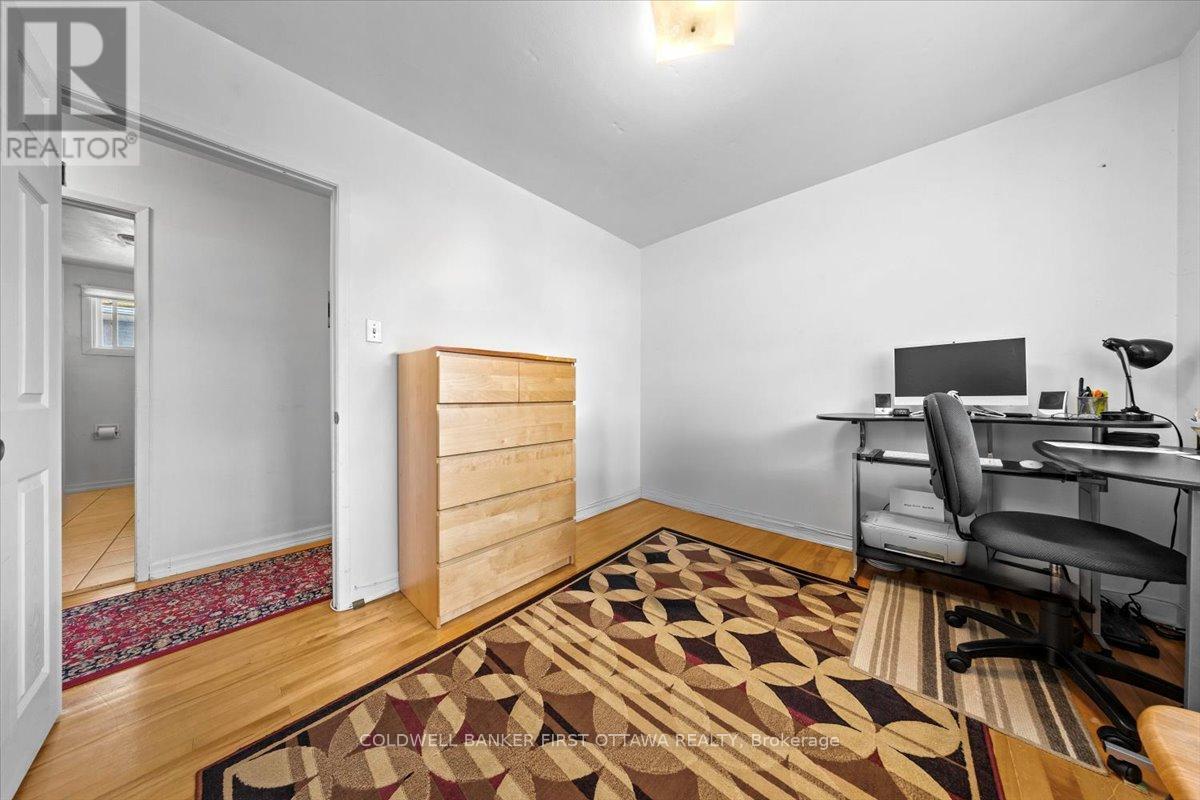 Ottawa, Ontario, K2B 6B9, CA, 7 Bedrooms Bedrooms, ,3 BathroomsBathrooms,Residential,For Sale,1903651