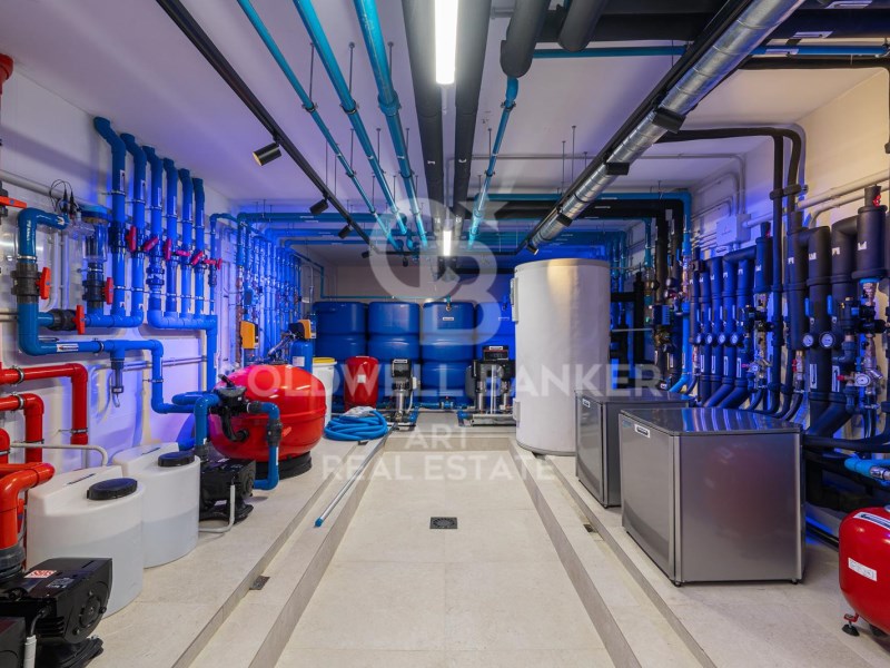 Marbella, Andalusia, ES, 5 Bedrooms Bedrooms, ,6 BathroomsBathrooms,Residential,For Sale,1985219