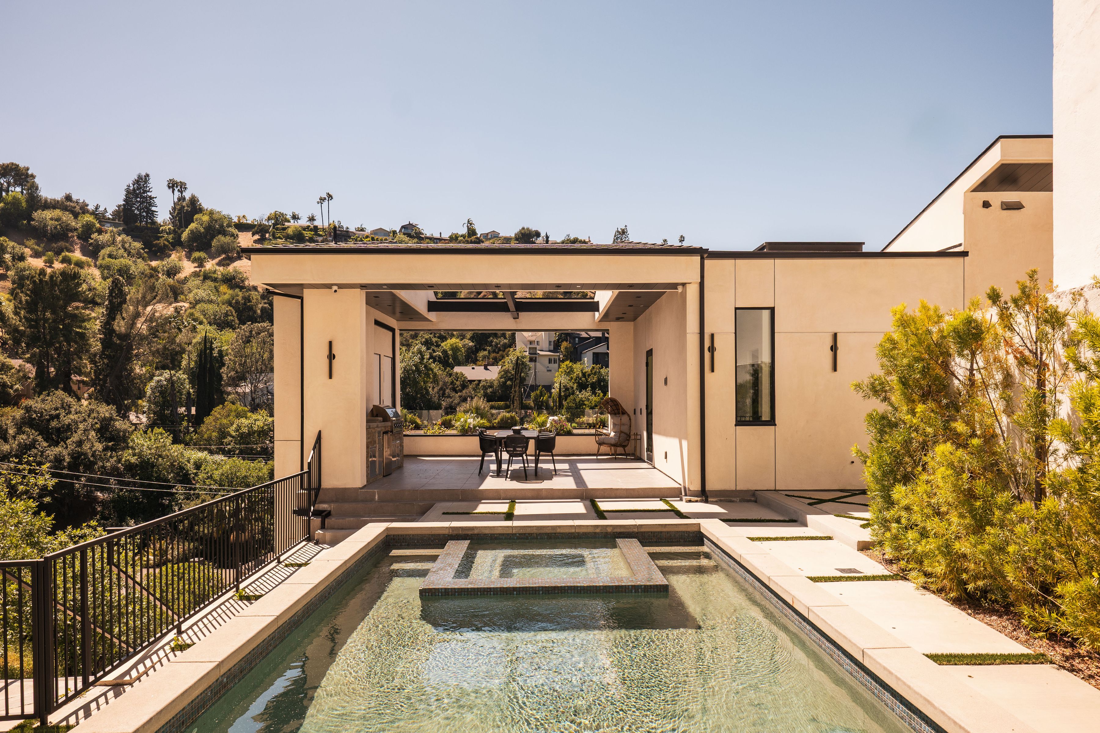  3920 Knobhill Drive - 物件實景
