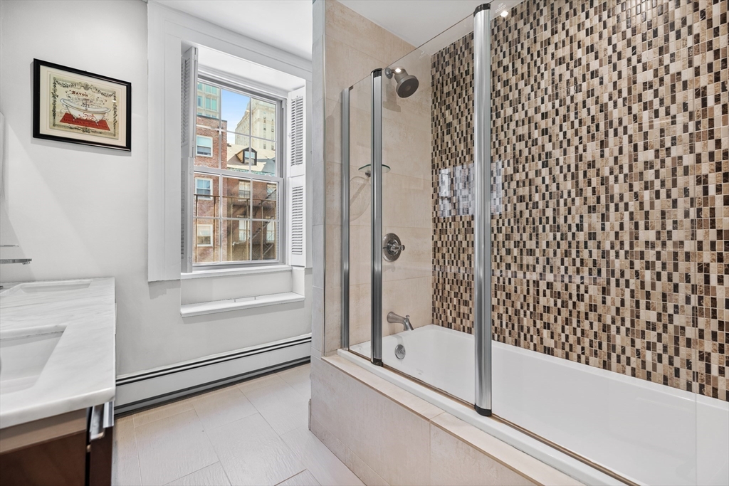 Boston, Massachusetts, 02114, United States, 3 Bedrooms Bedrooms, ,2 BathroomsBathrooms,Residential,For Sale,1981567