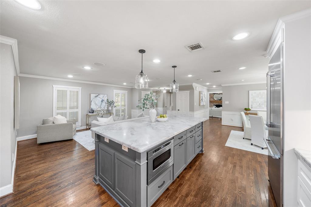 Houston, Texas, 77079, United States, 4 Bedrooms Bedrooms, ,3 BathroomsBathrooms,Residential,For Sale,1856423