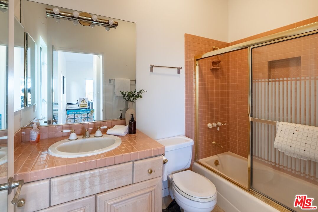 Topanga, California, 90290, United States, 4 Bedrooms Bedrooms, ,4 BathroomsBathrooms,Residential,For Sale,1902057