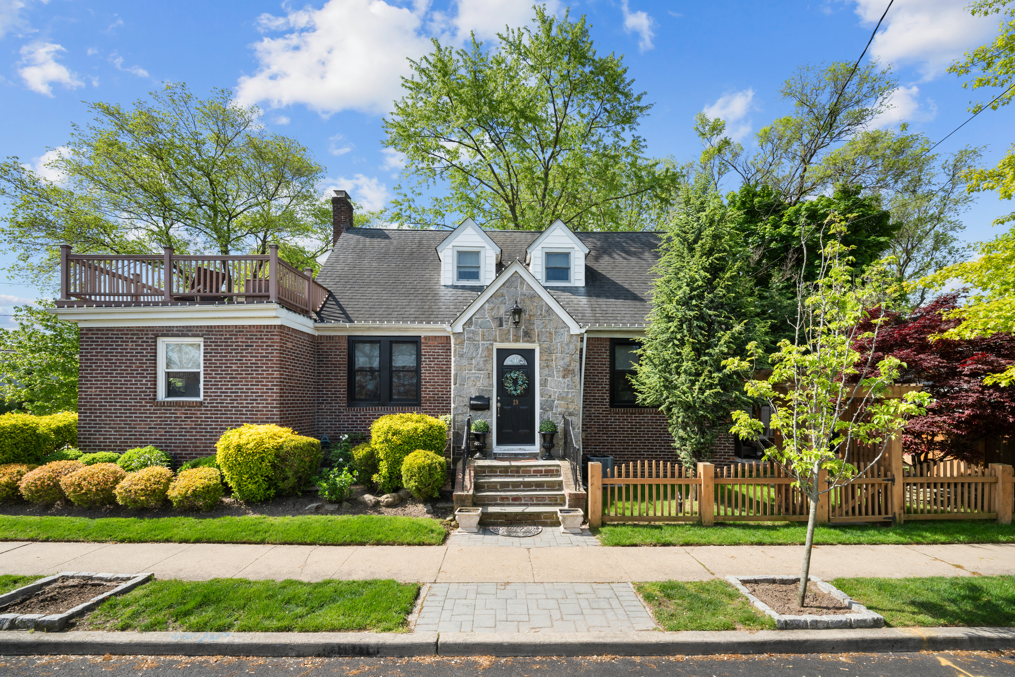 Oceanside, New York, 11572, United States, 3 Bedrooms Bedrooms, ,2 BathroomsBathrooms,Residential,For Sale,1928252