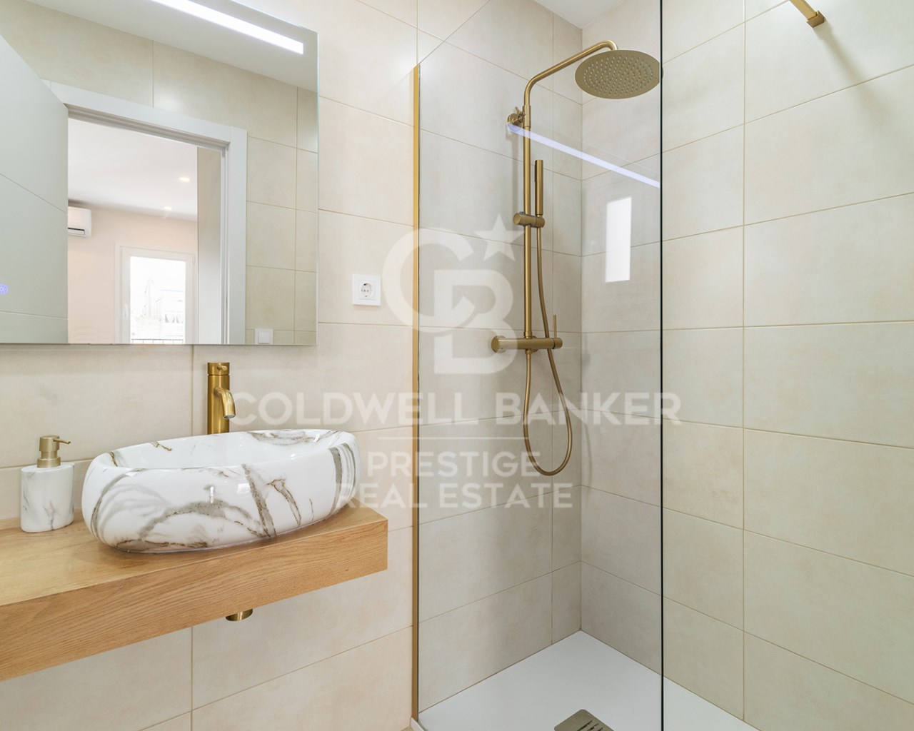 Barcelona, Catalonia, ES, 3 Bedrooms Bedrooms, ,2 BathroomsBathrooms,Residential,For Sale,1713051