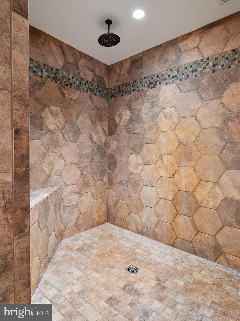 Pasadena, Maryland, 21122, United States, 6 Bedrooms Bedrooms, ,6 BathroomsBathrooms,Residential,For Sale,1994815