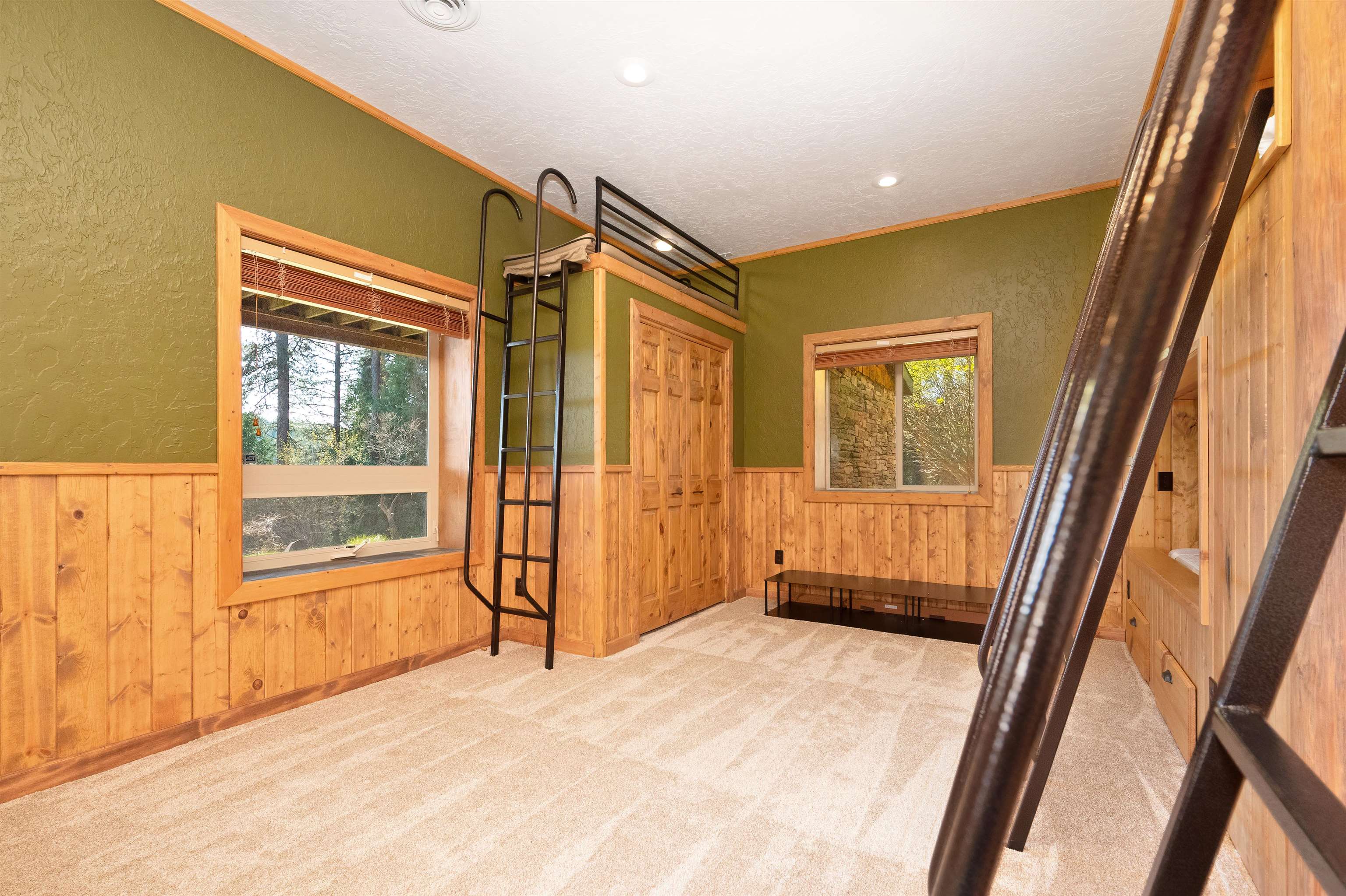 Kingston, Idaho, 83839, United States, 5 Bedrooms Bedrooms, ,4 BathroomsBathrooms,Residential,For Sale,1793473