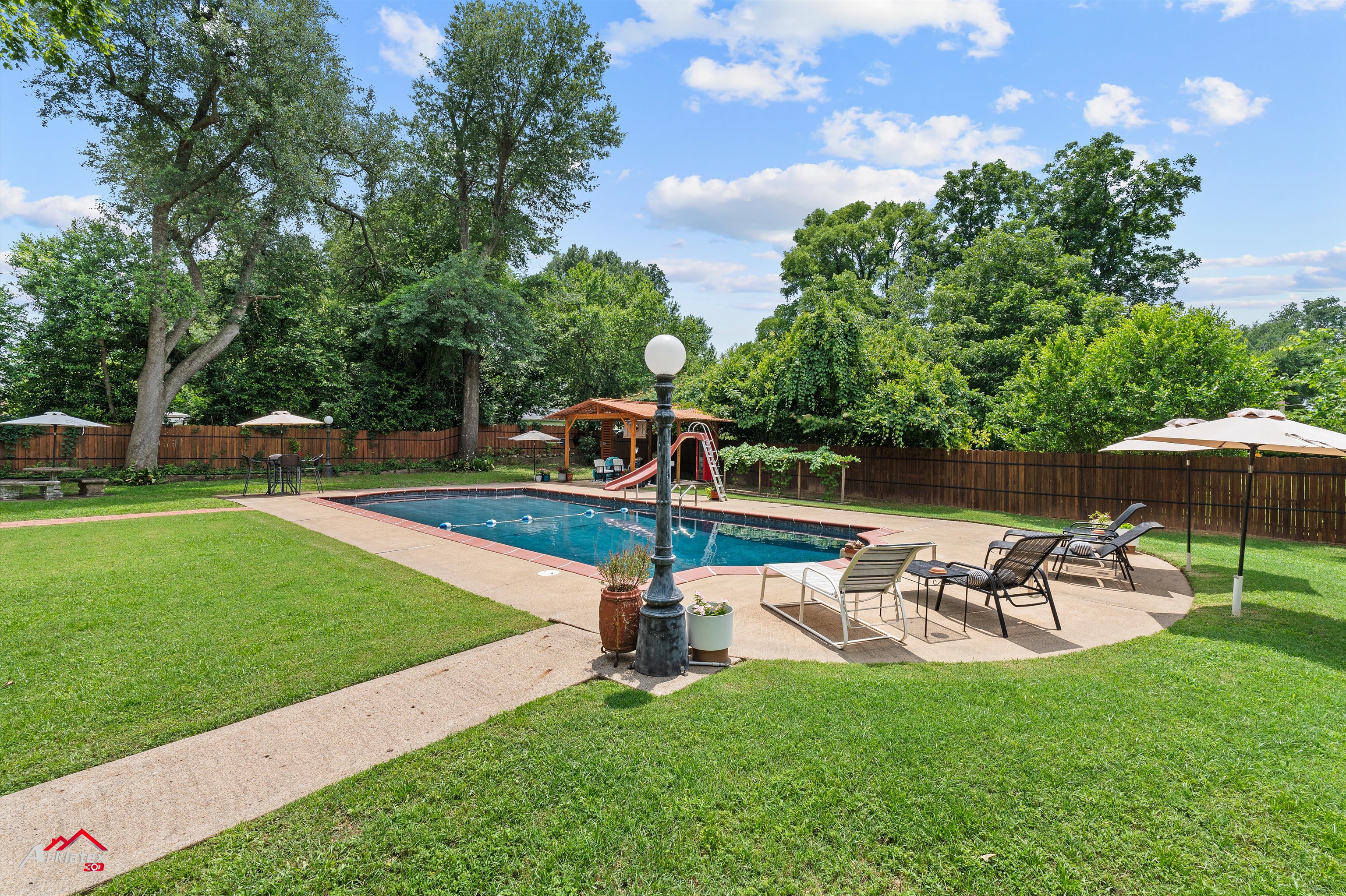 Henderson, Texas, 75654, United States, 3 Bedrooms Bedrooms, ,5 BathroomsBathrooms,Residential,For Sale,1930461