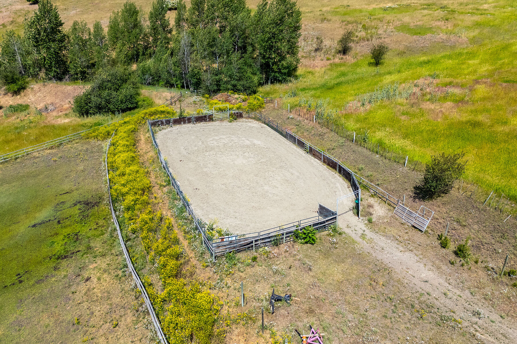  Ten Acres in Coldstream - 物件實景