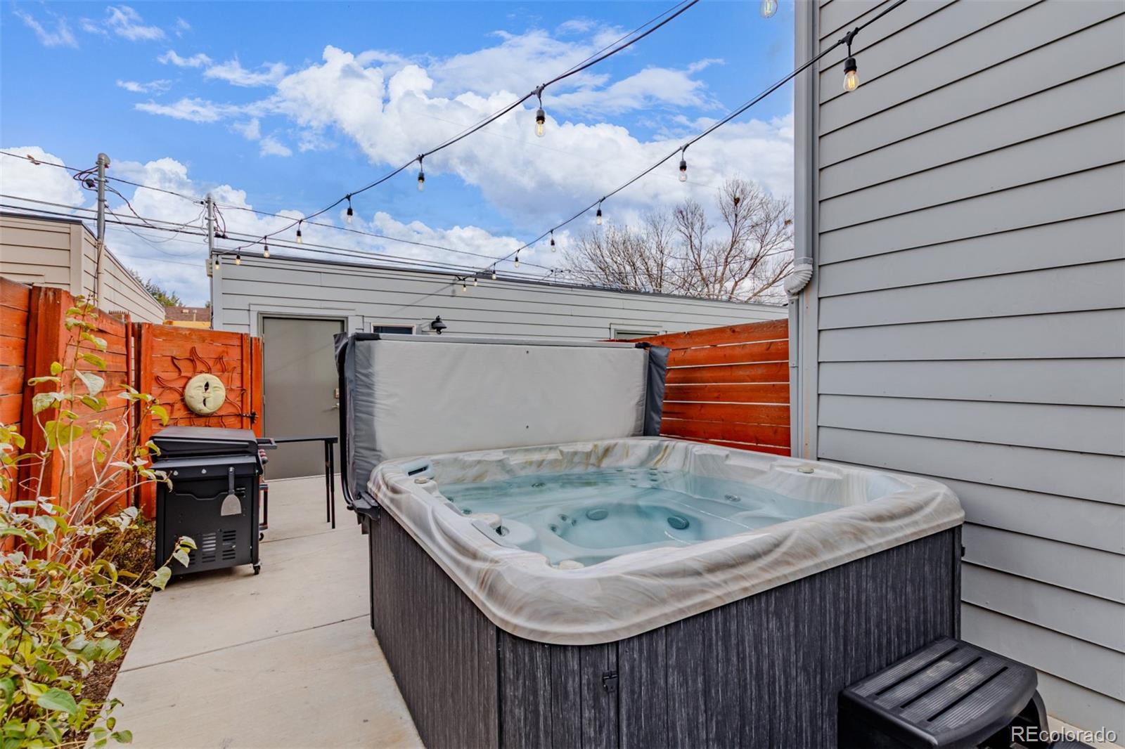 Denver, Colorado, 80204, United States, 3 Bedrooms Bedrooms, ,1 BathroomBathrooms,Residential,For Sale,1990930