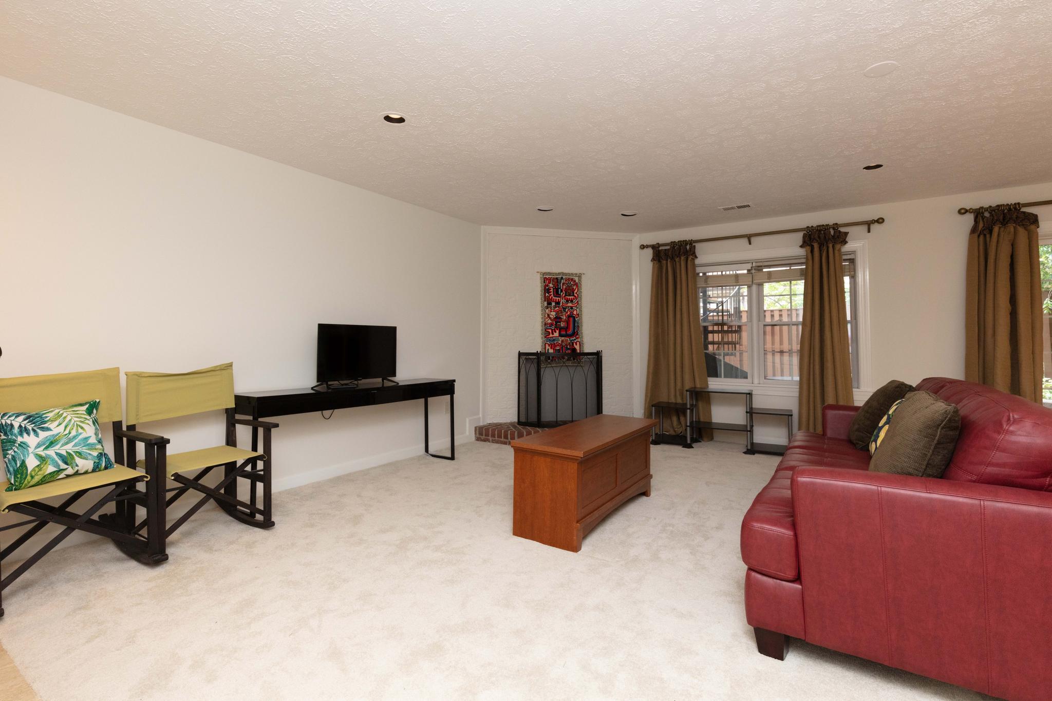  6304 Chaucer View Circle, Alexandria, VA, 22304 - 物件實景