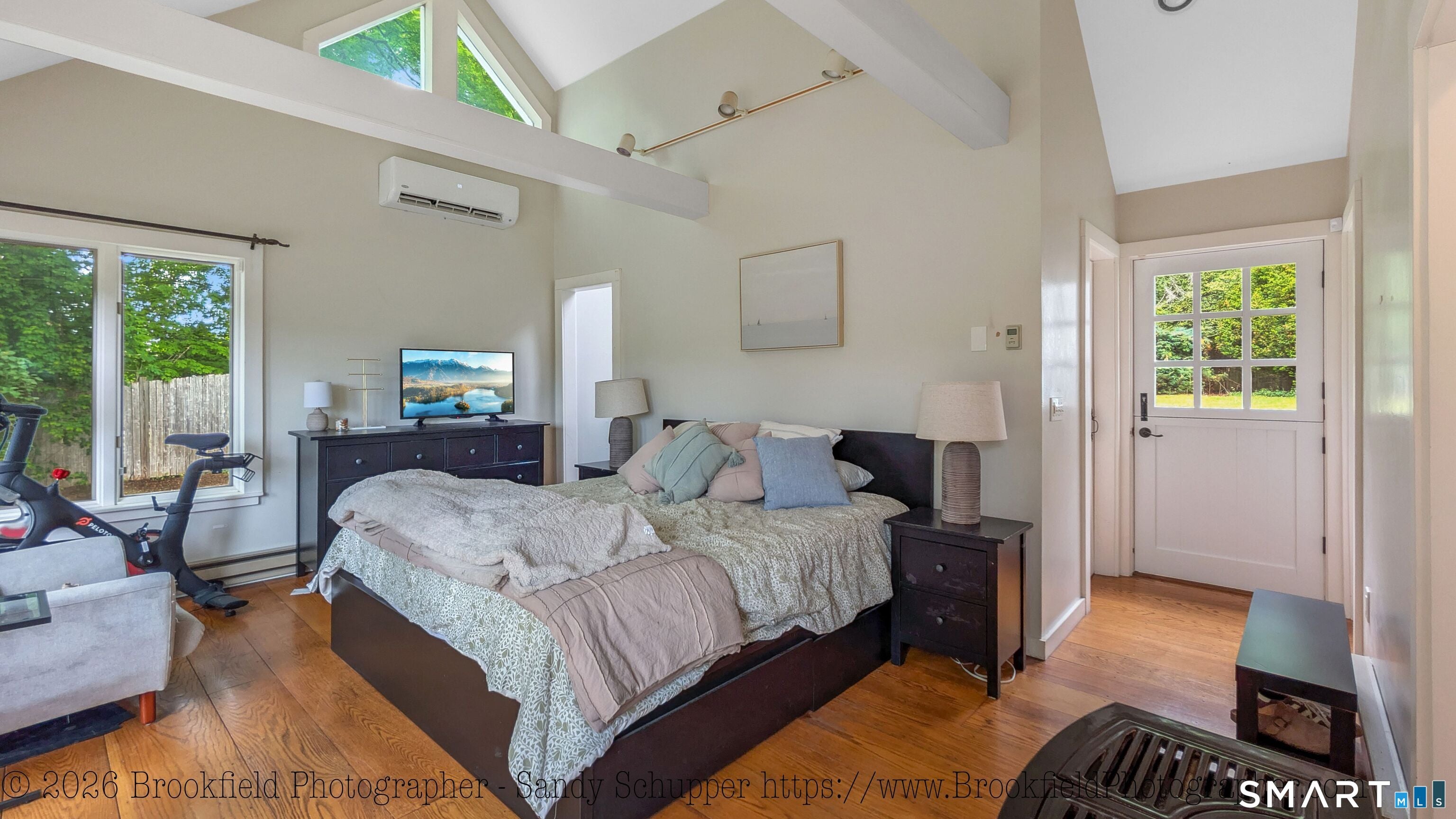 Southbury, Connecticut, 06488, United States, 3 Bedrooms Bedrooms, ,3 BathroomsBathrooms,Residential,For Sale,2048179