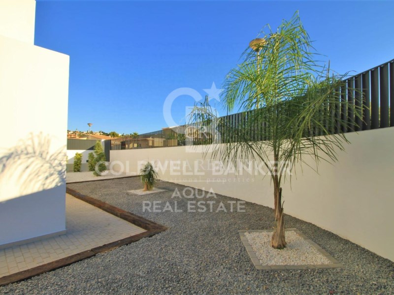 Alicante, Calpe / Calp, Calpe Pueblo Alicante, Cal, Calpe / Calp, Comunidad Valenciana, 03710, ES, 5 Bedrooms Bedrooms, ,5 BathroomsBathrooms,Residential,For Sale,Alicante, Calpe / Calp, Calpe Pueblo Alicante, Cal,1621624