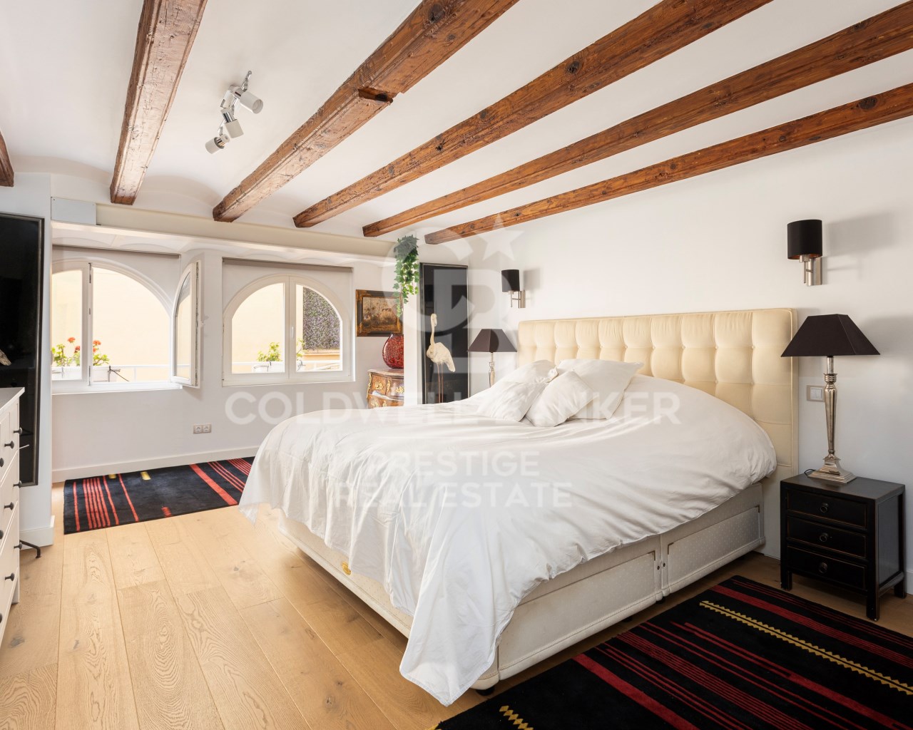 Barcelona, Catalonia, ES, 4 Bedrooms Bedrooms, ,3 BathroomsBathrooms,Residential,For Sale,1795299