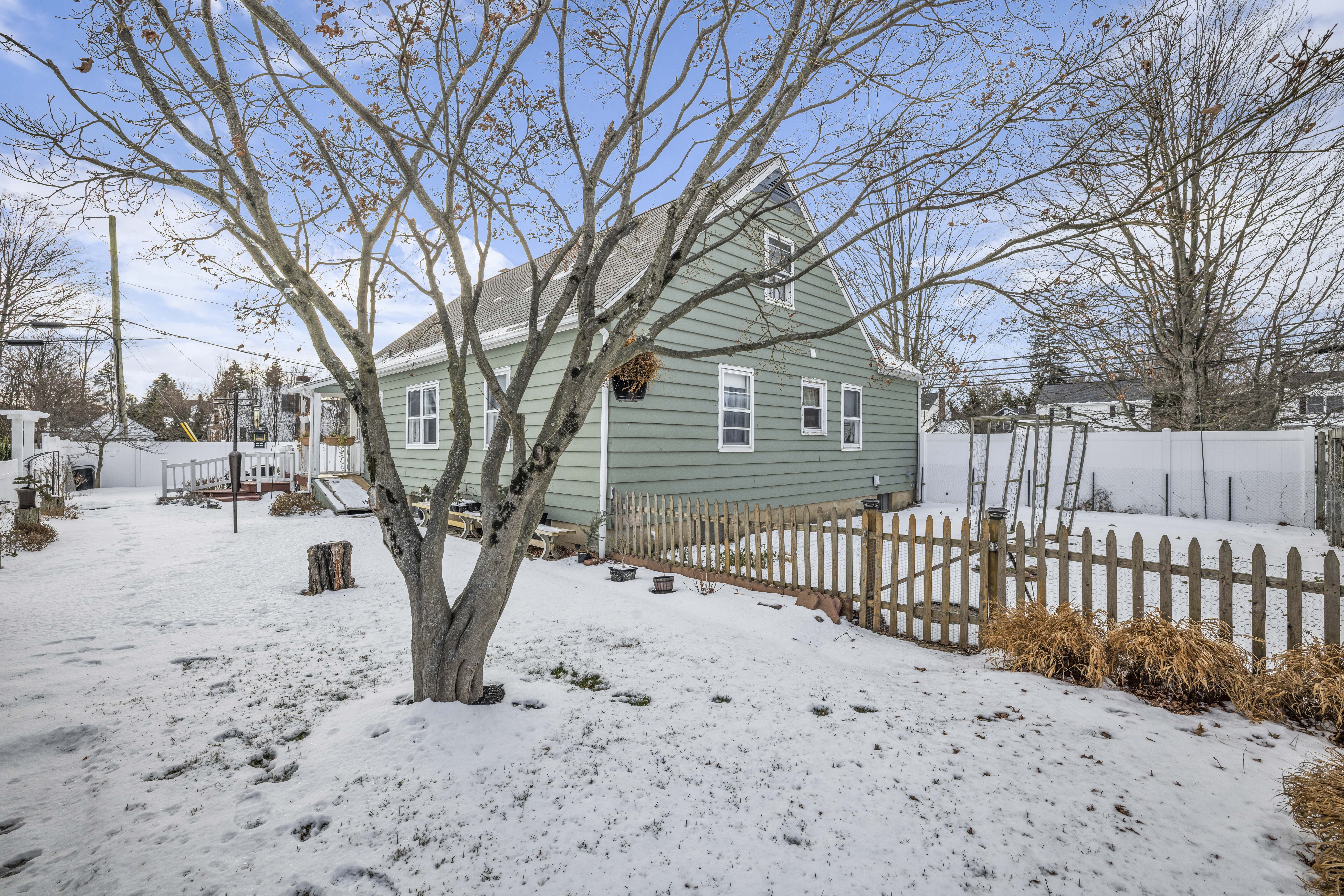 Pompton Plains, New Jersey, 07444, United States, 4 Bedrooms Bedrooms, ,3 BathroomsBathrooms,Residential,For Sale,2007489