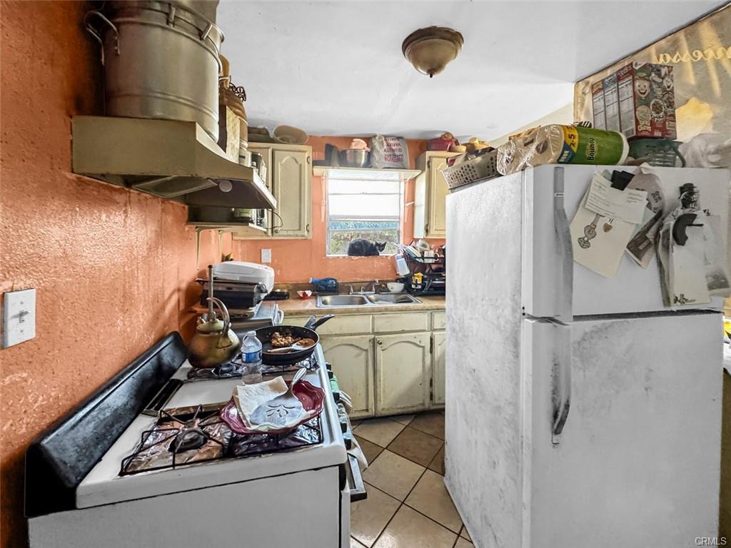 Los Angeles, California, 90011, United States, 12 Bedrooms Bedrooms, ,Residential,For Sale,1986052