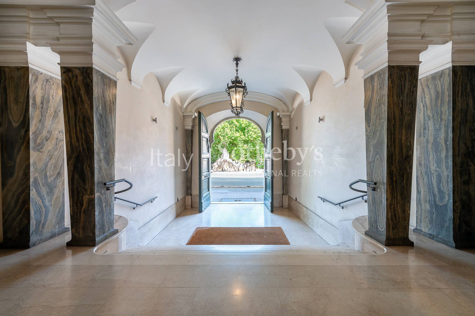  An Exclusive Pied-À-Terre in Rome’s Historic Center - 物件實景