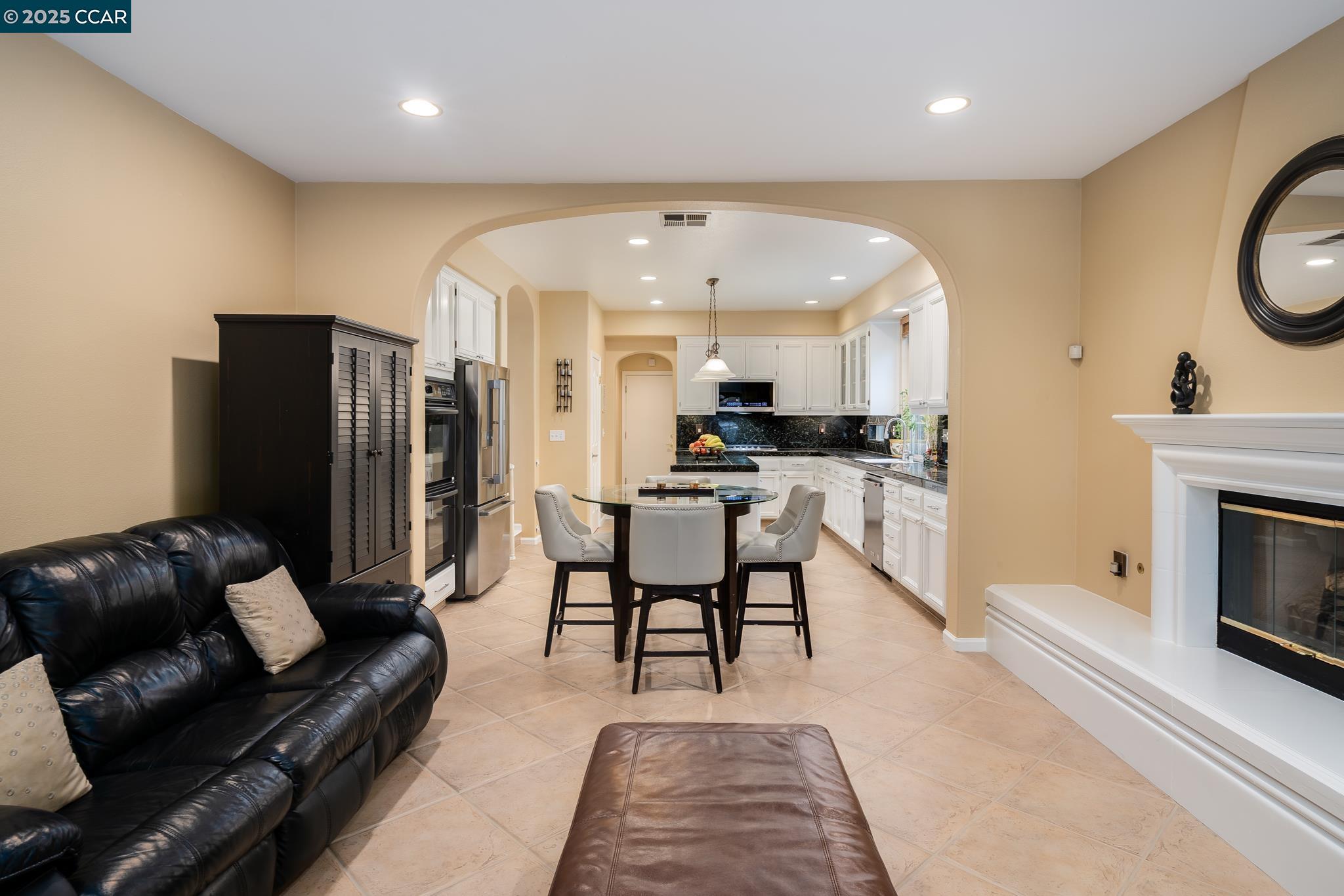 San Ramon, California, 94582, United States, 4 Bedrooms Bedrooms, ,3 BathroomsBathrooms,Residential,For Sale,1988285