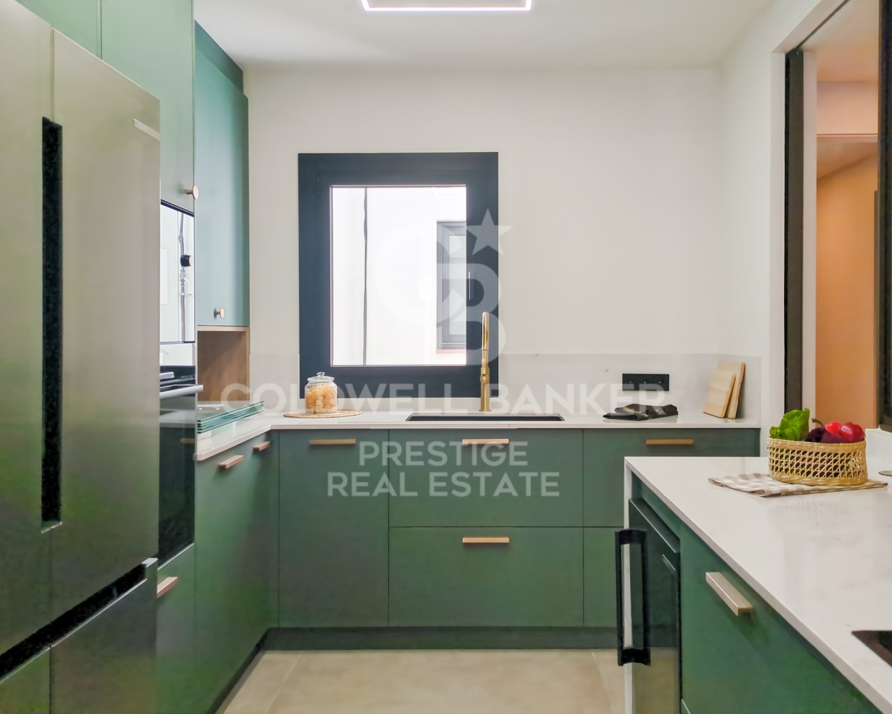 Barcelona, Catalonia, ES, 4 Bedrooms Bedrooms, ,3 BathroomsBathrooms,Residential,For Sale,1805126