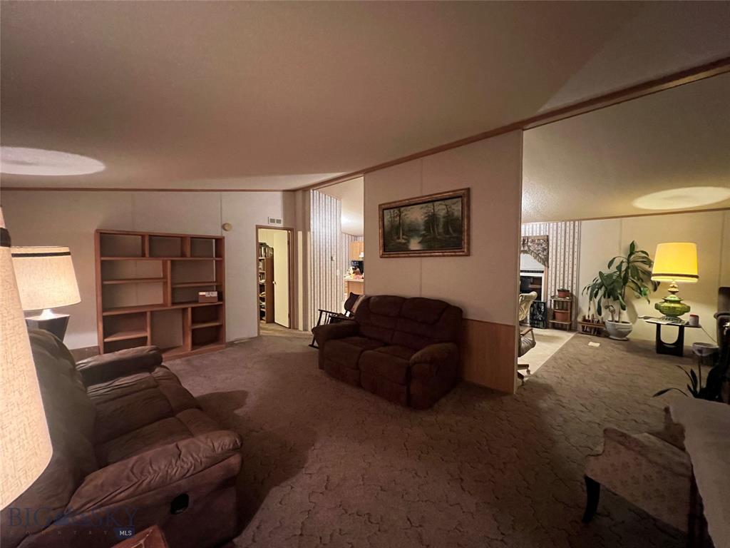 Butte, Montana, 59701, United States, 4 Bedrooms Bedrooms, ,2 BathroomsBathrooms,Residential,For Sale,1882095