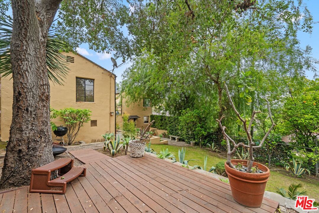 Los Angeles, California, 90027, United States, 4 Bedrooms Bedrooms, ,4 BathroomsBathrooms,Residential,For Sale,1898914