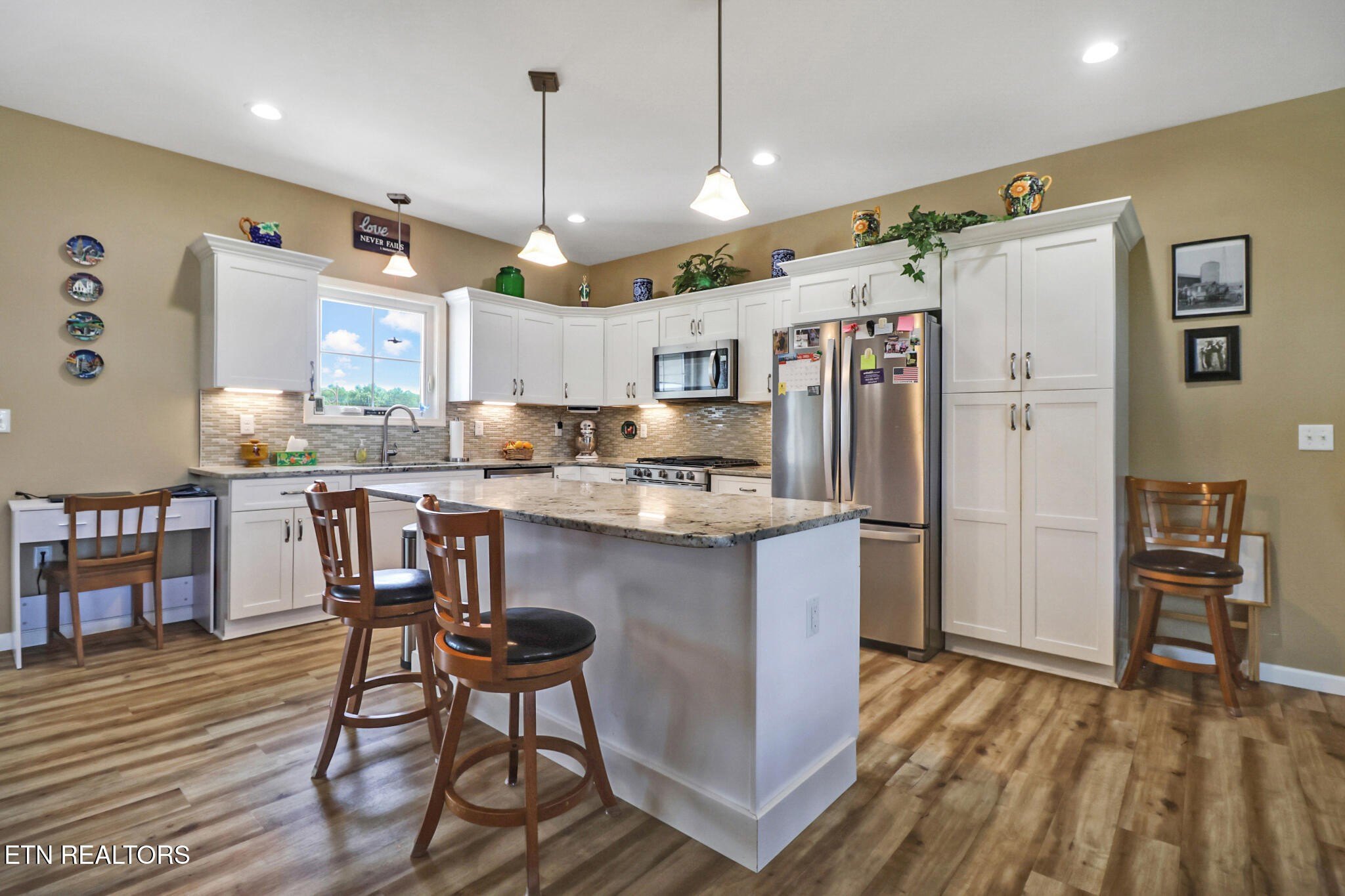 Crossville, Tennessee, 38555, United States, 3 Bedrooms Bedrooms, ,3 BathroomsBathrooms,Residential,For Sale,1921261