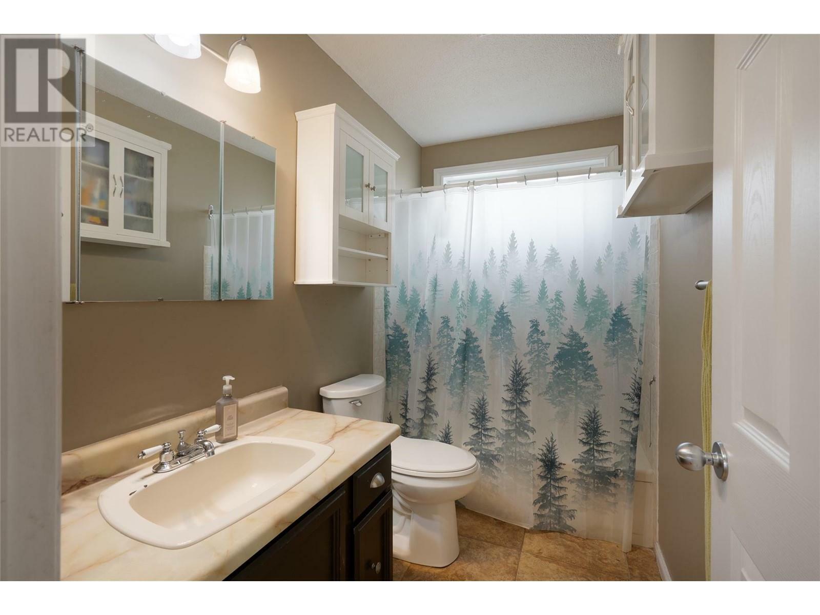 KELOWNA, British Columbia, V1X 6M4, CA, 3 Bedrooms Bedrooms, ,2 BathroomsBathrooms,Residential,For Sale,1836939