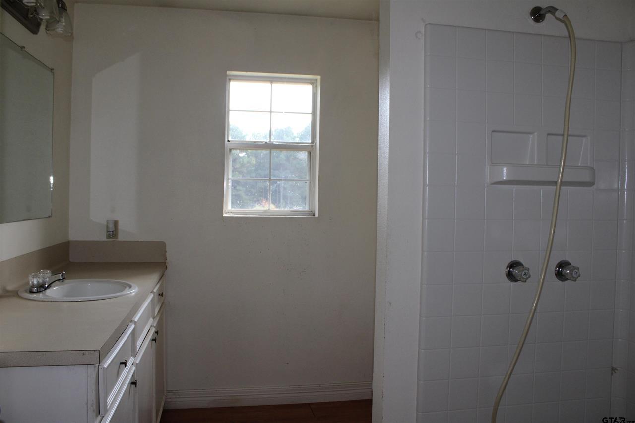 Jacksonville, Texas, 75766, United States, 2 Bedrooms Bedrooms, ,1 BathroomBathrooms,Residential,For Sale,1984164