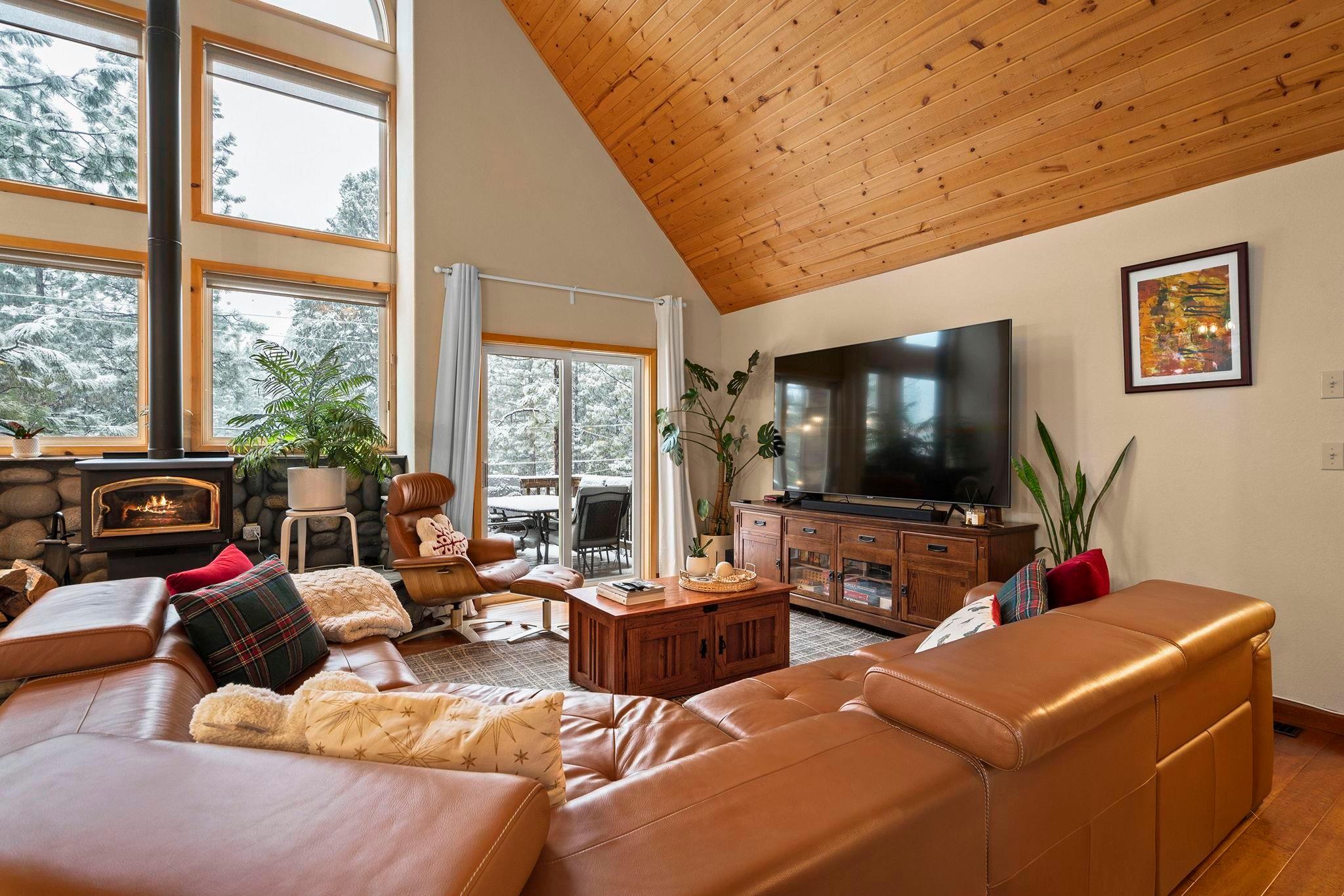 Tahoe Vista, California, 96148, United States, 3 Bedrooms Bedrooms, ,Residential,For Sale,1998421