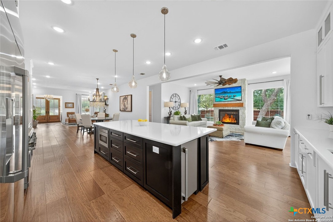 San Antonio, Texas, 78204, United States, 4 Bedrooms Bedrooms, ,4 BathroomsBathrooms,Residential,For Sale,1989633