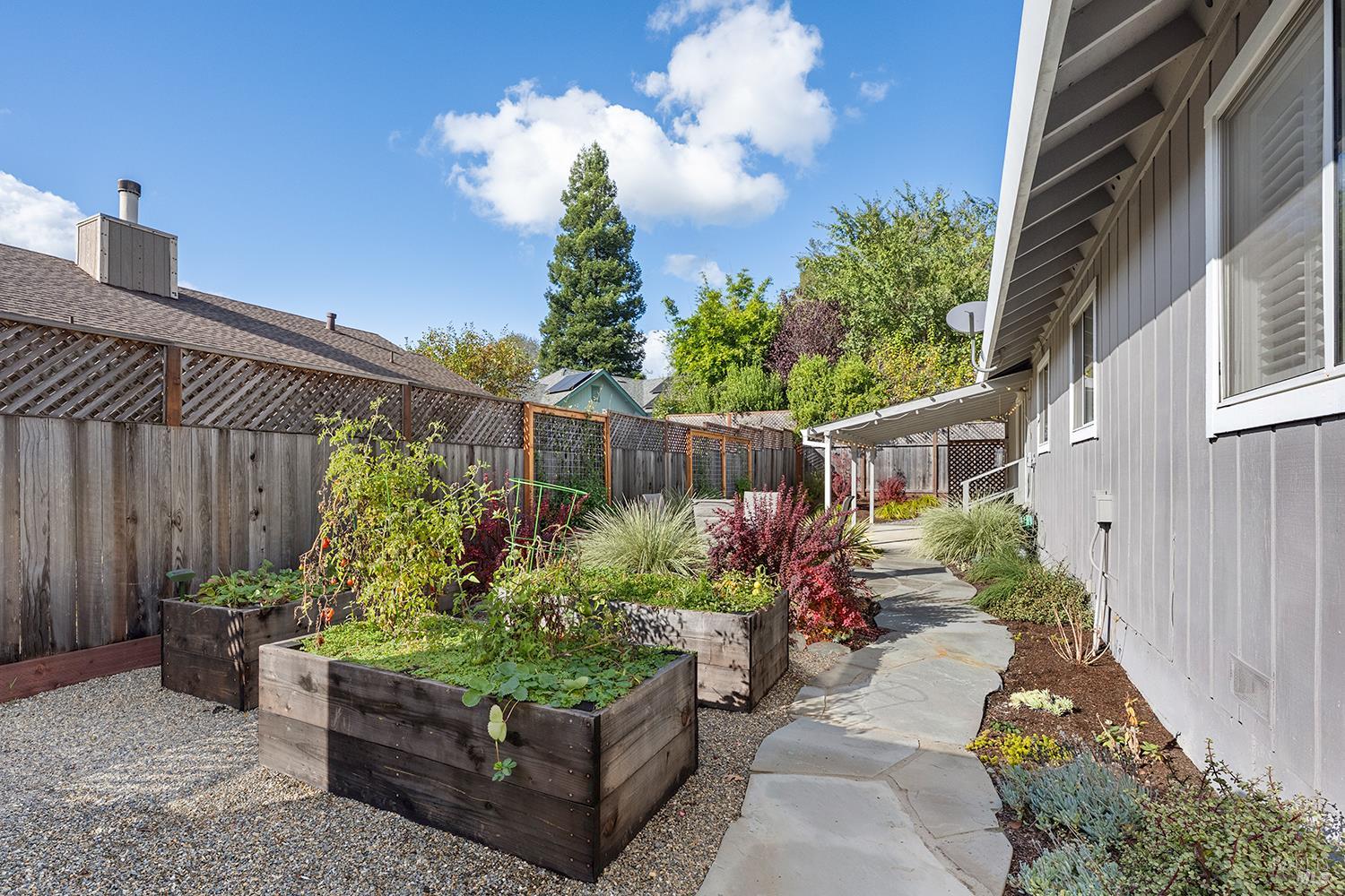 Graton, California, 95444, United States, 3 Bedrooms Bedrooms, ,2 BathroomsBathrooms,Residential,For Sale,1994914