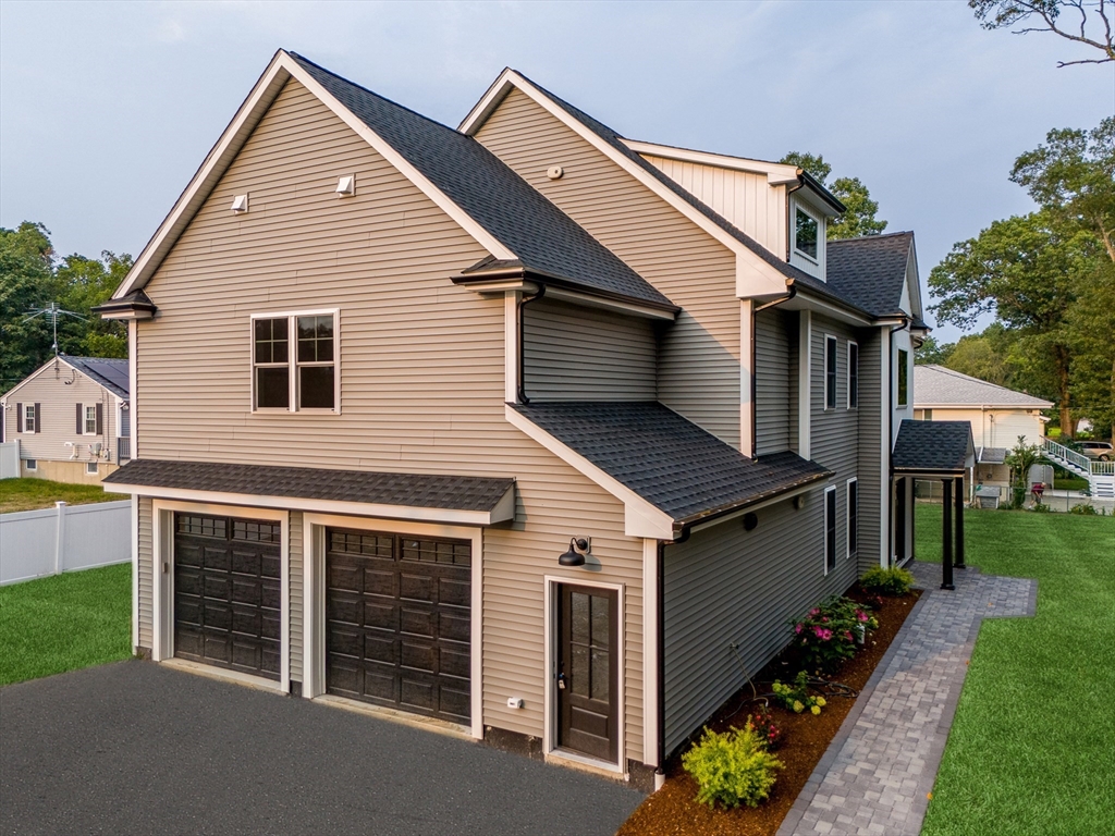 Attleboro, Massachusetts, 02703, United States, 4 Bedrooms Bedrooms, ,3 BathroomsBathrooms,Residential,For Sale,1905664